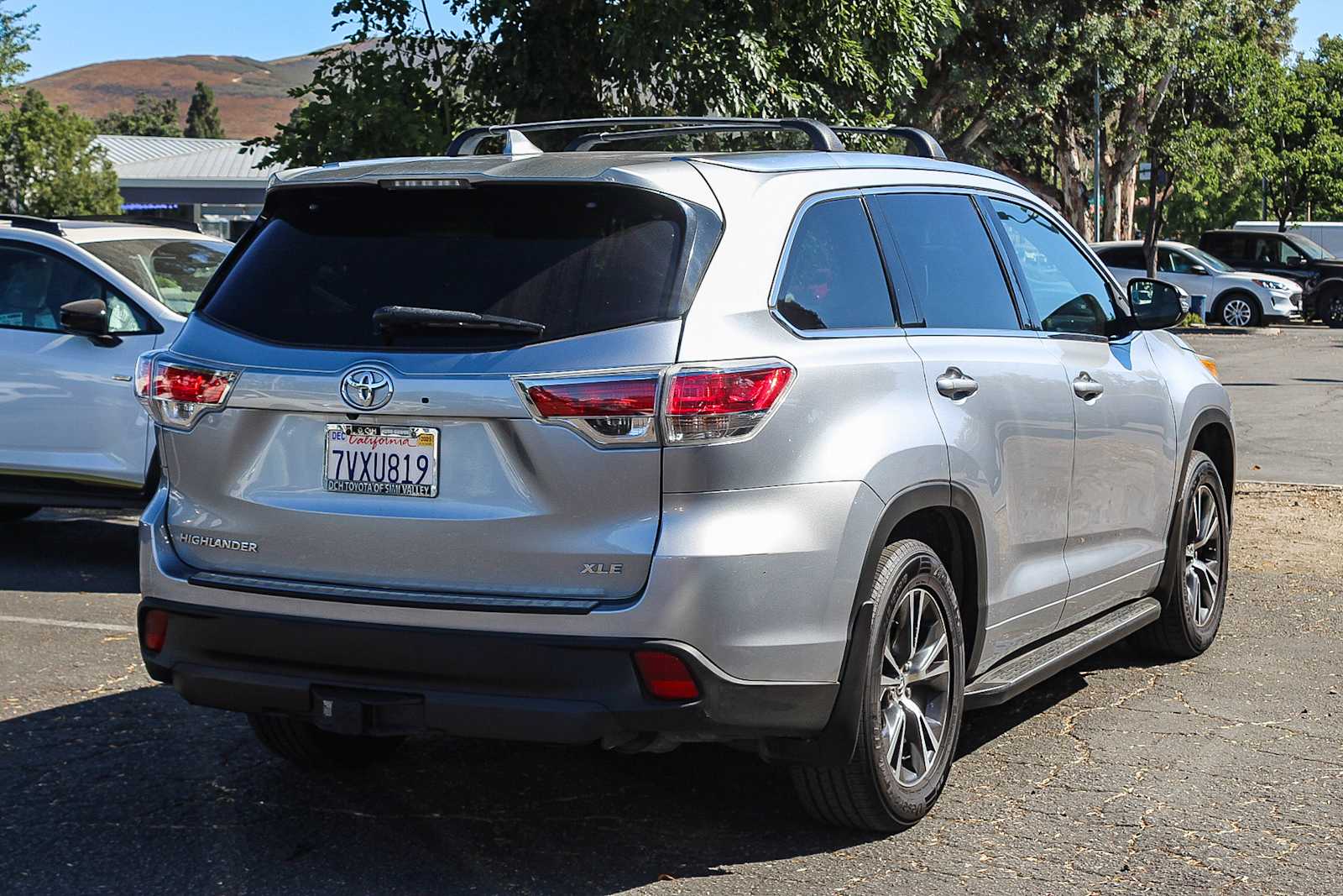 Thumbnail: 2016 Toyota Highlander - 4