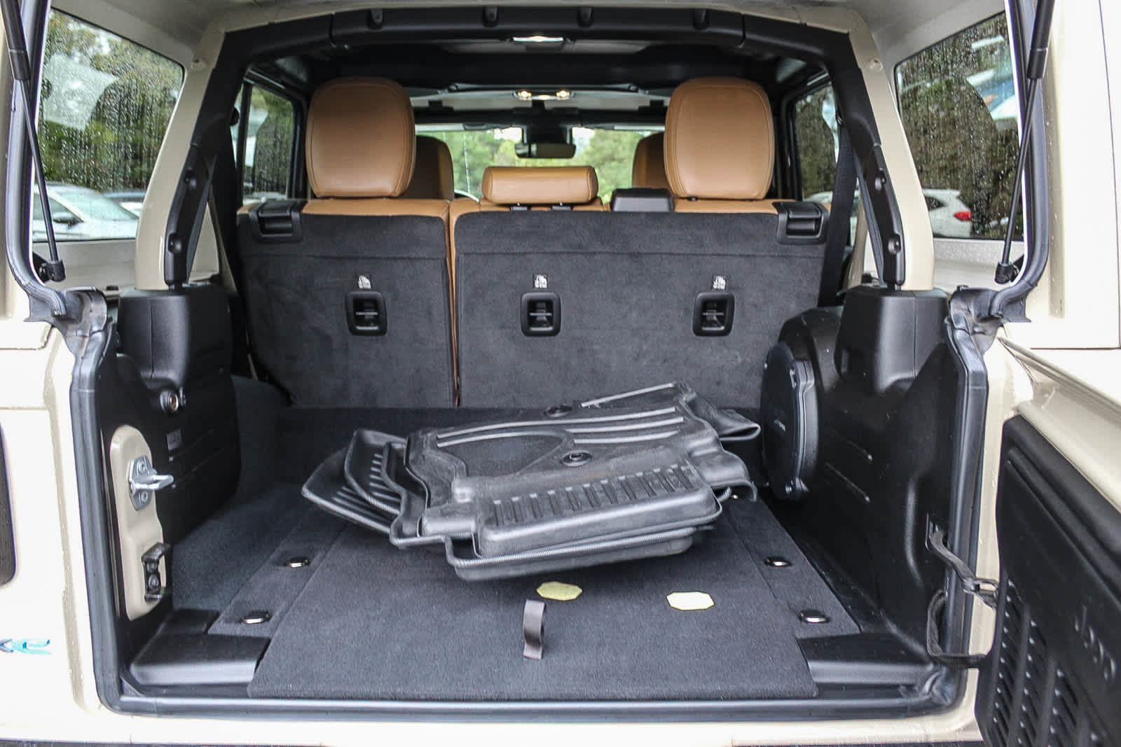 Thumbnail: 2022 Jeep Wrangler - 22