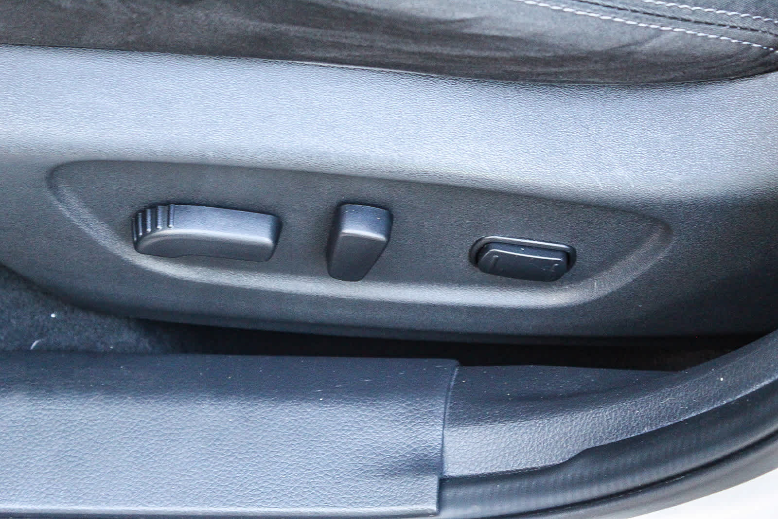 Thumbnail: 2015 Nissan Rogue - 21