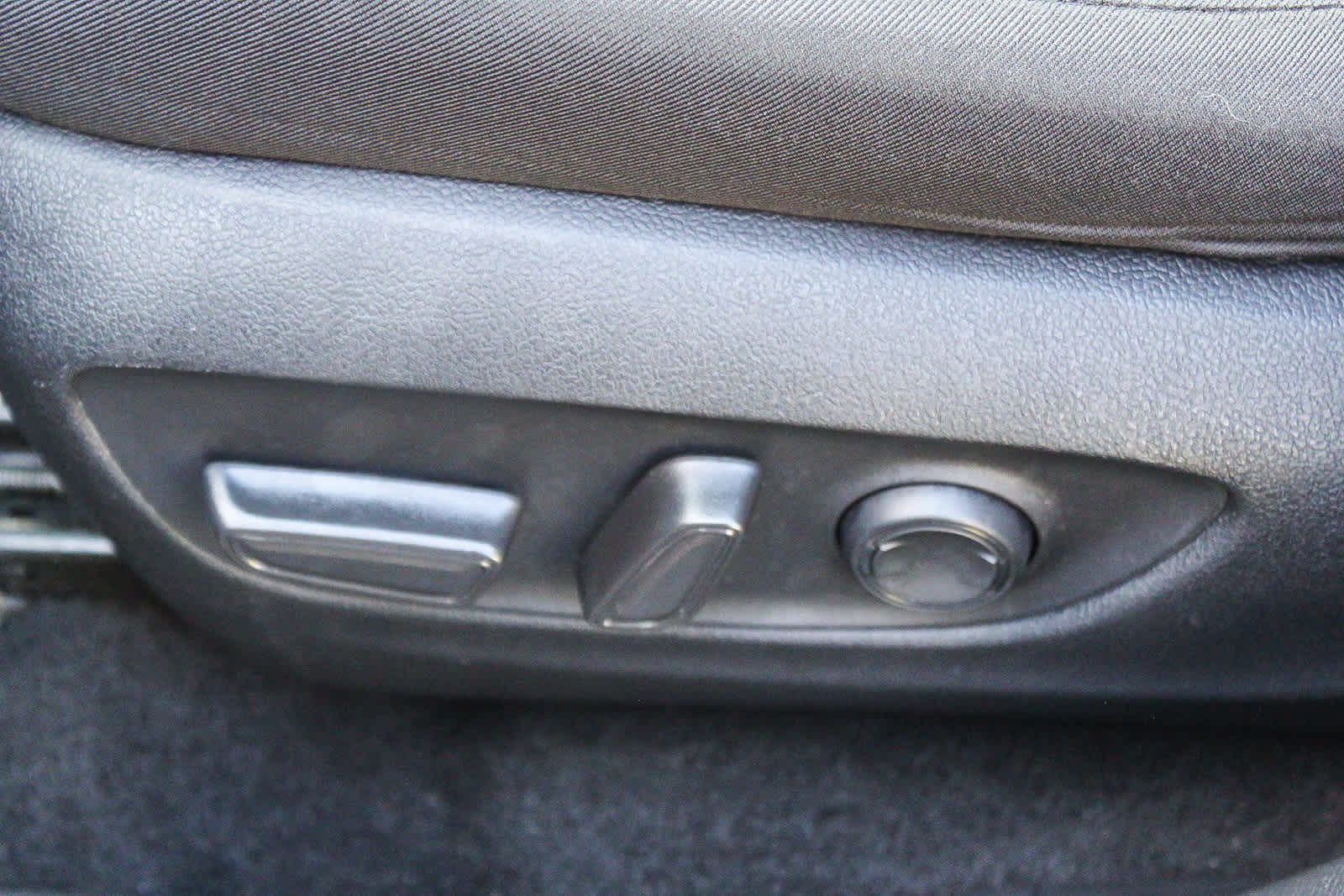 Thumbnail: 2023 Toyota RAV4 - 21