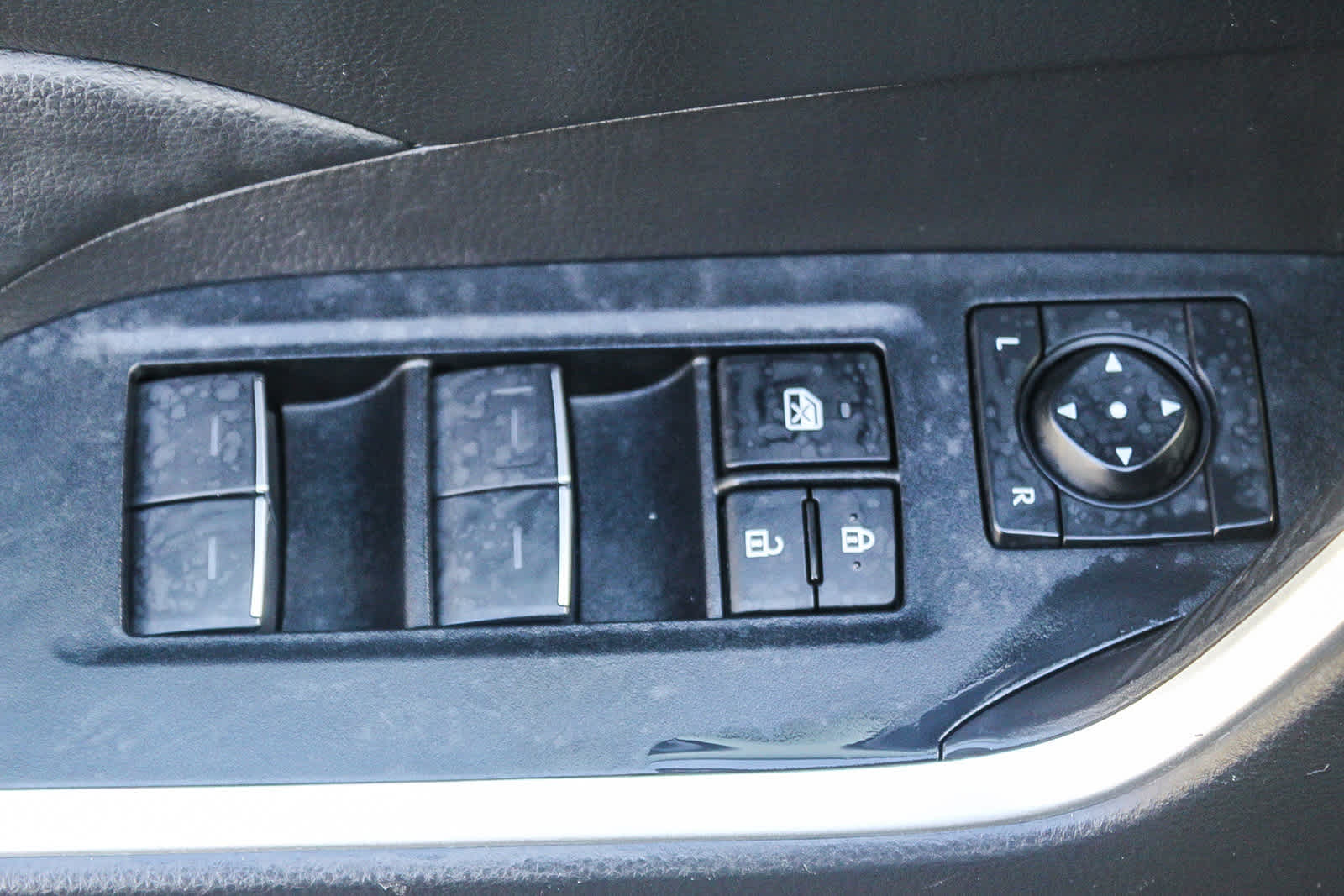 Thumbnail: 2023 Toyota RAV4 - 20