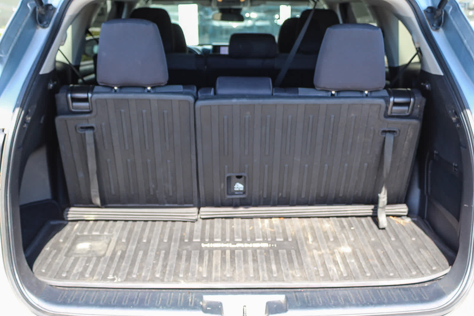 Thumbnail: 2020 Toyota Highlander - 26