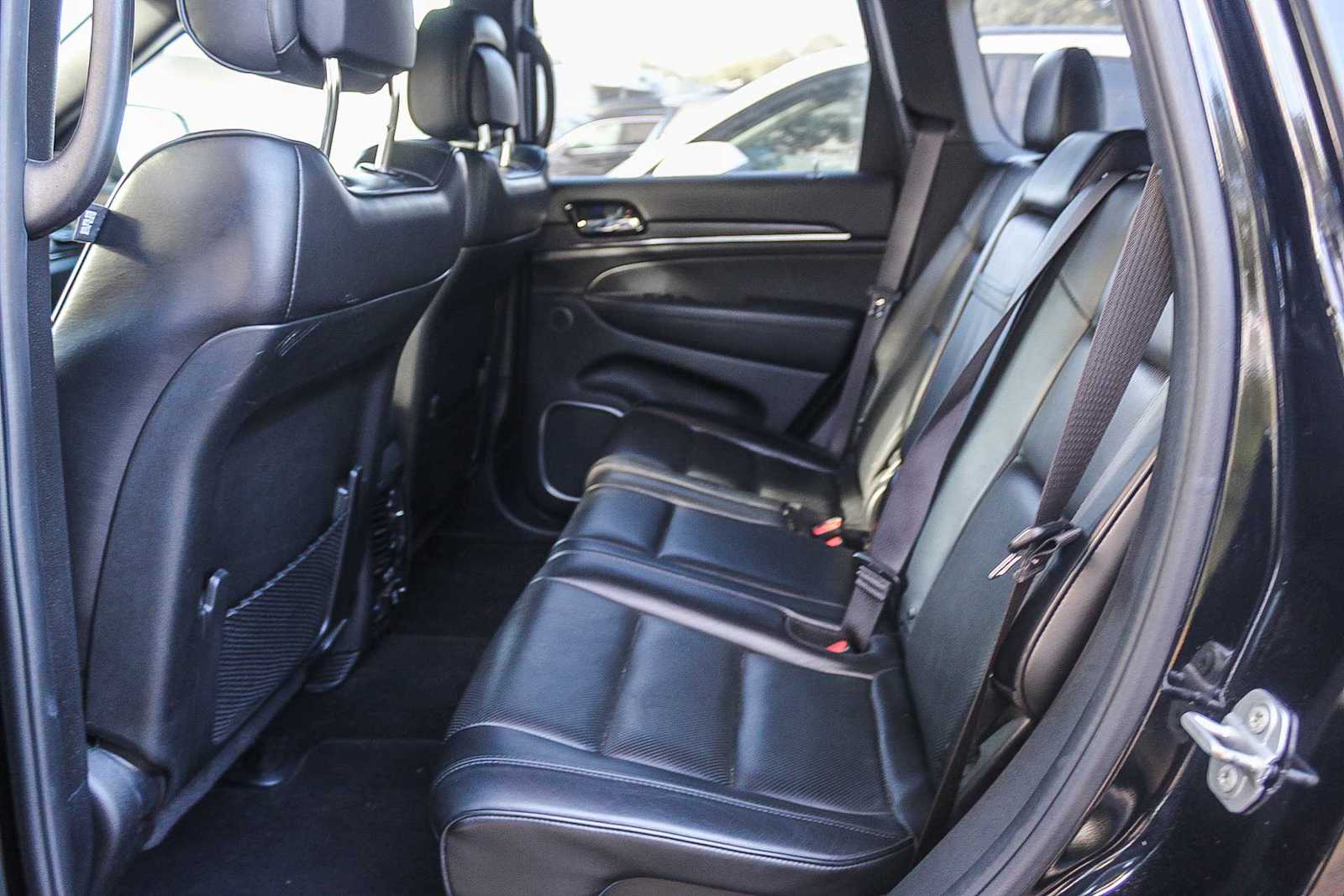 Thumbnail: 2019 Jeep Grand Cherokee - 17