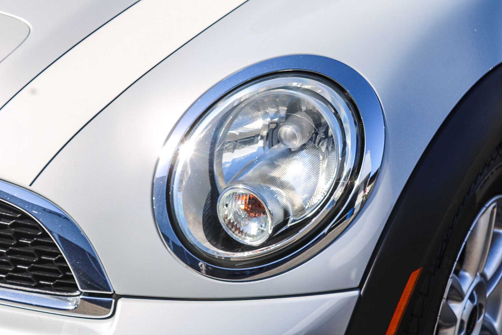 Thumbnail: 2013 MINI Cooper Hardtop - 8