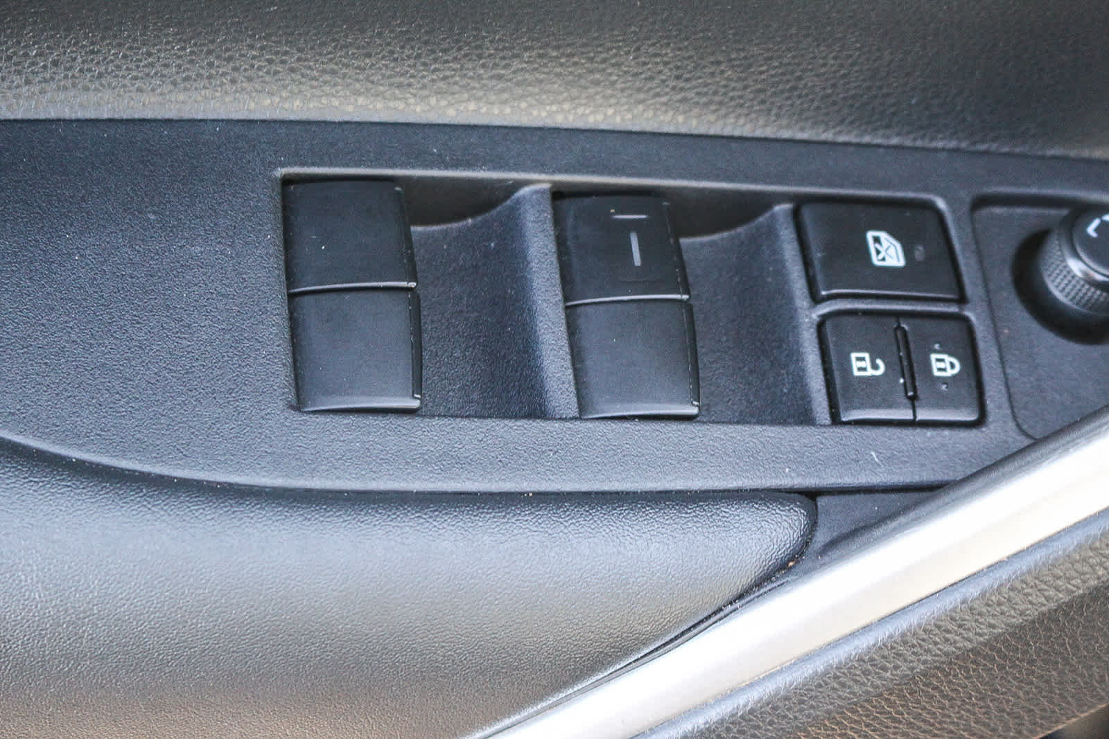 Thumbnail: 2023 Toyota Corolla Cross - 19