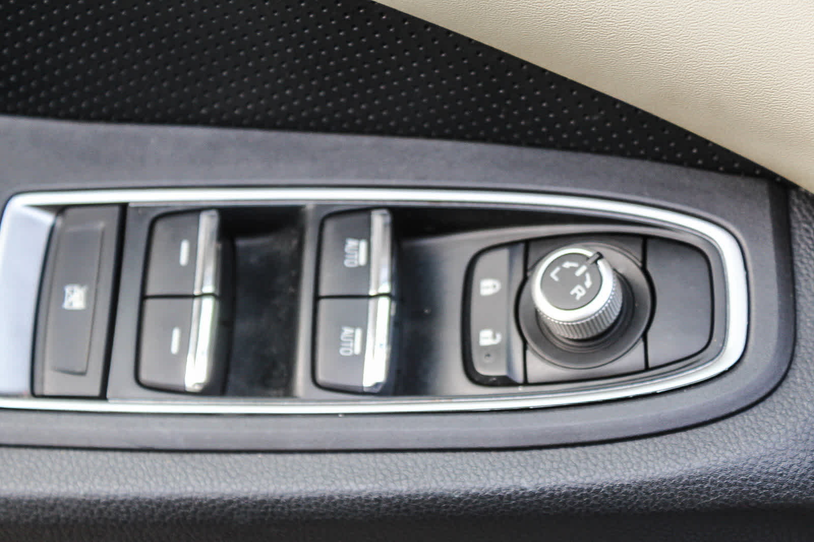 Thumbnail: 2019 Subaru Ascent - 20