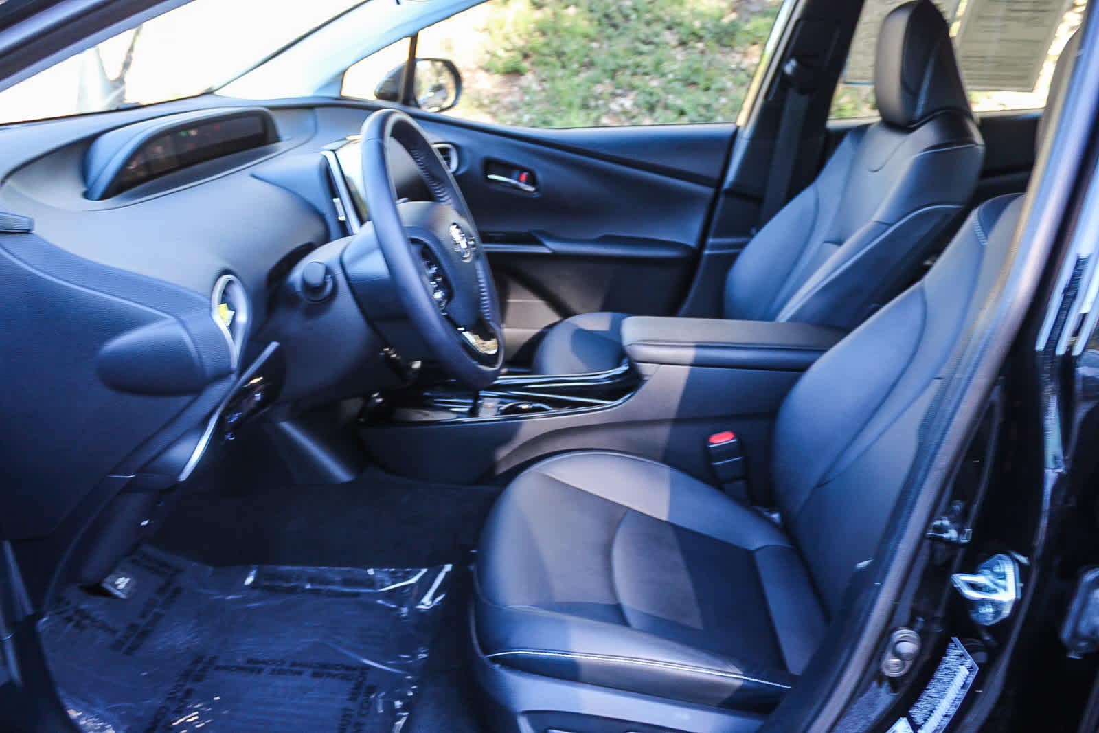 Thumbnail: 2022 Toyota Prius Prime - 17