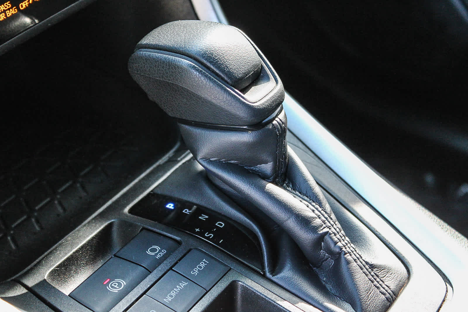 Thumbnail: 2023 Toyota RAV4 - 14