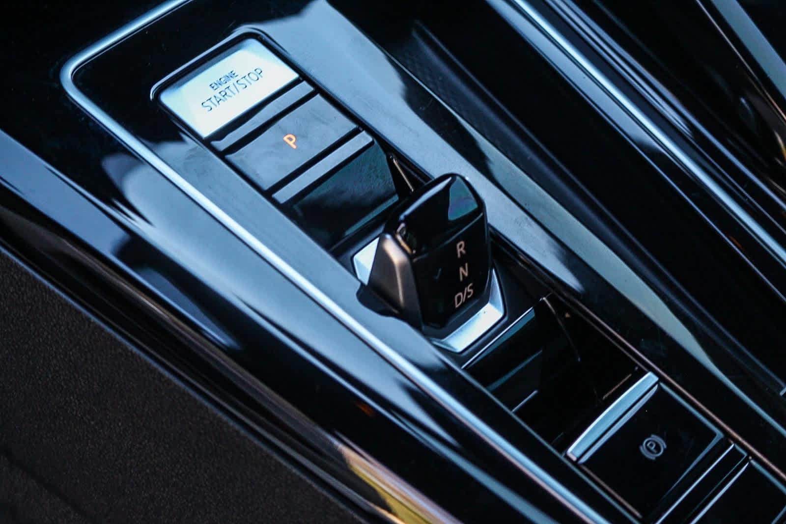 Thumbnail: 2025 Volkswagen Golf - 19