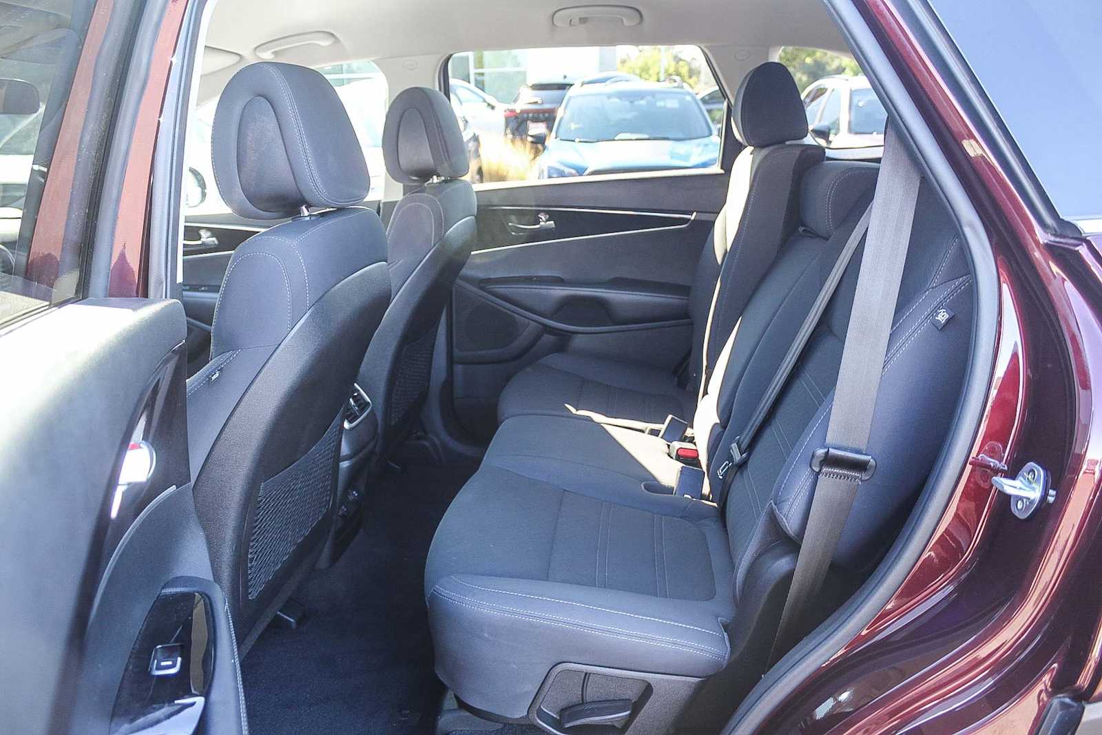 Thumbnail: 2016 Kia Sorento - 18