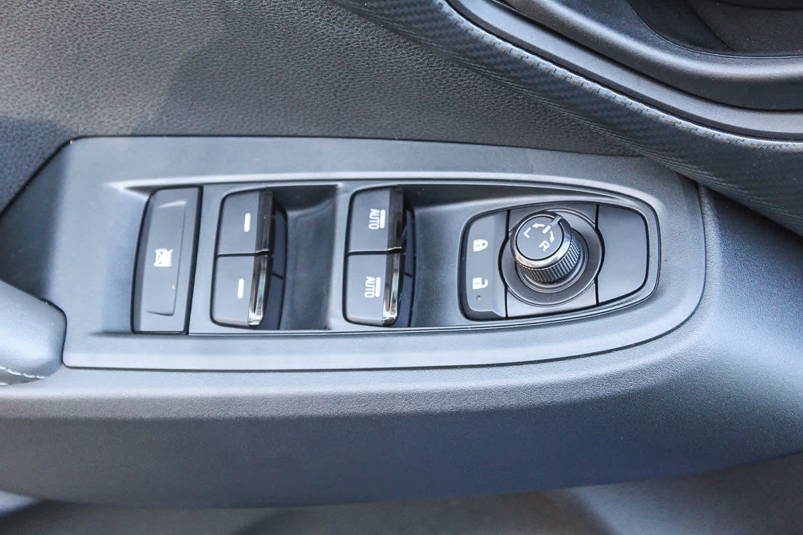 Thumbnail: 2025 Subaru Crosstrek - 18