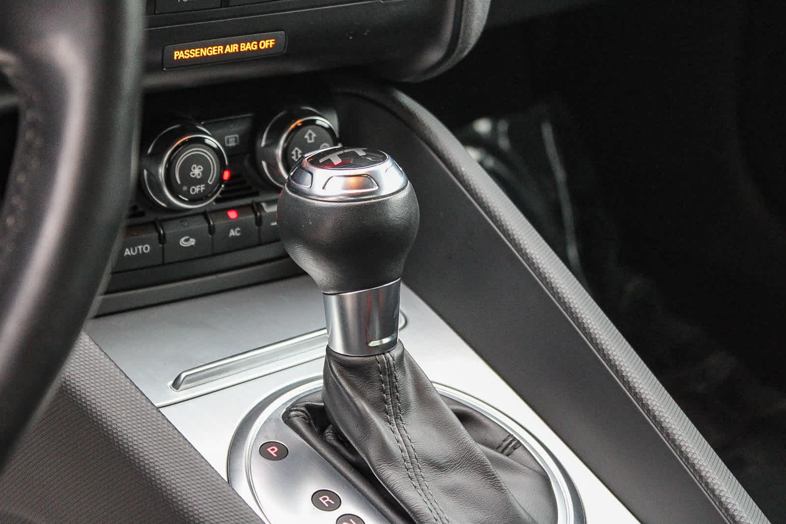 Thumbnail: 2010 Audi TT - 19