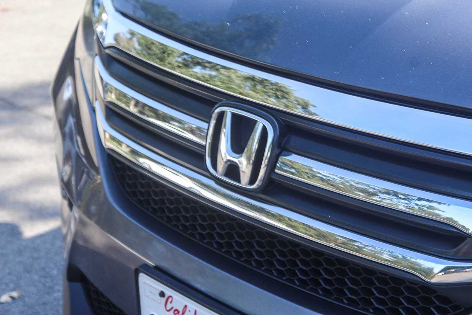 Thumbnail: 2016 Honda Pilot - 9