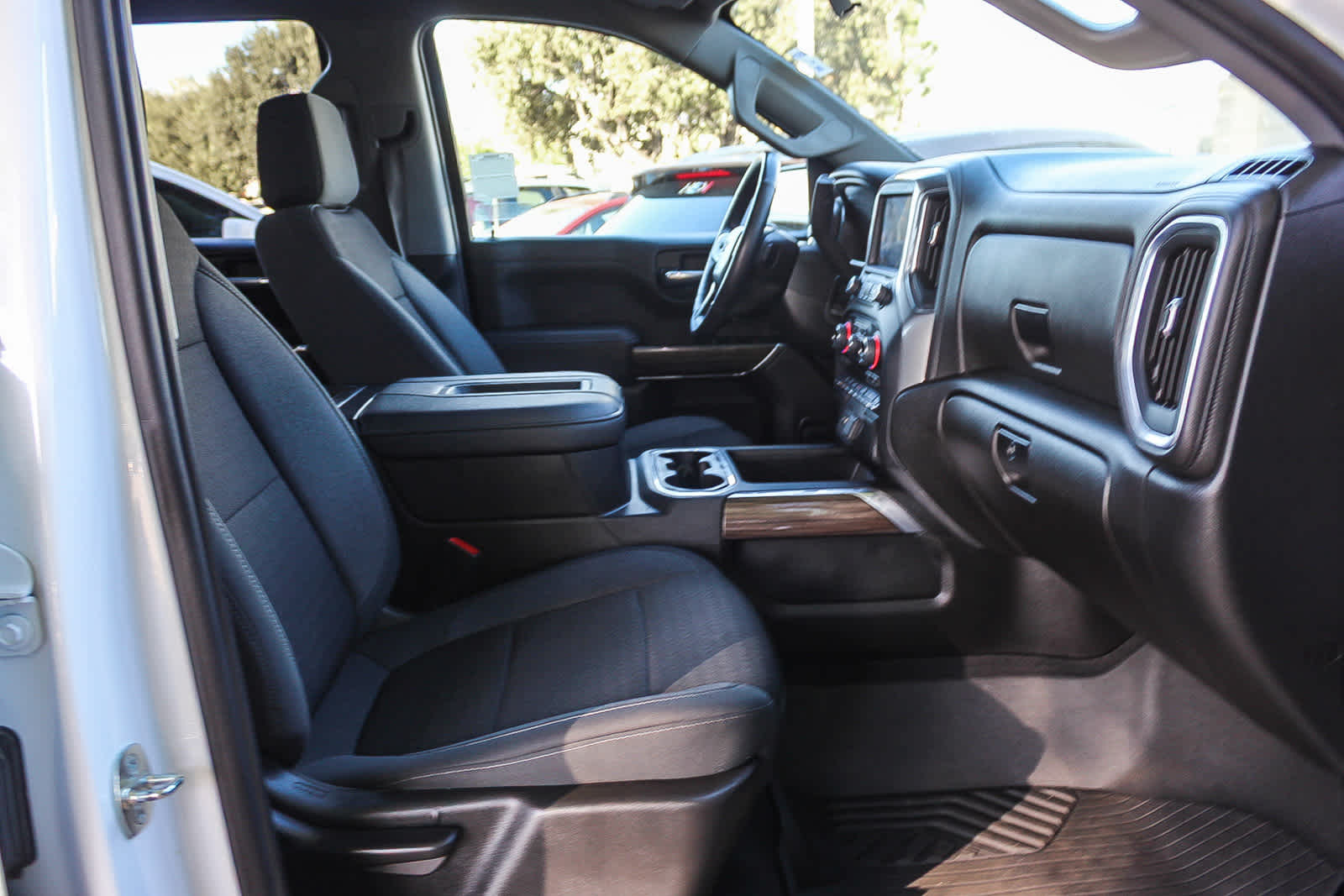 Thumbnail: 2022 Chevrolet Silverado 1500 - 11