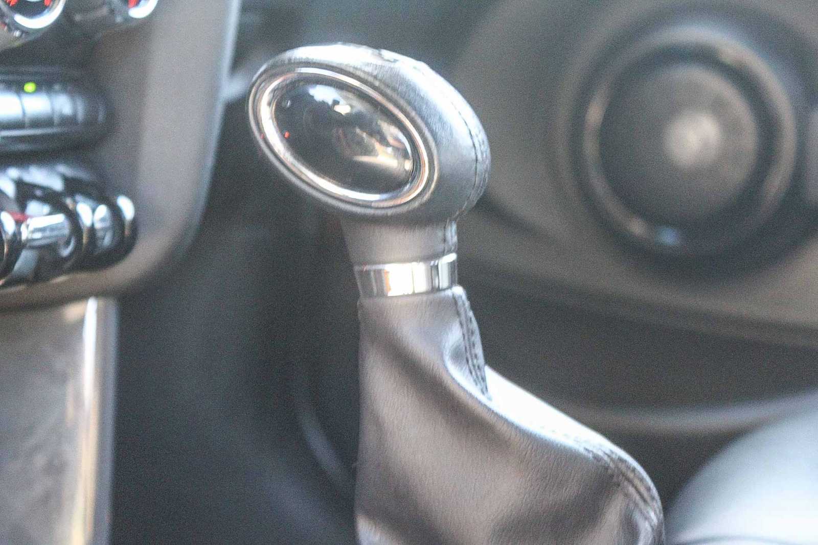 Thumbnail: 2016 MINI Cooper Hardtop - 18
