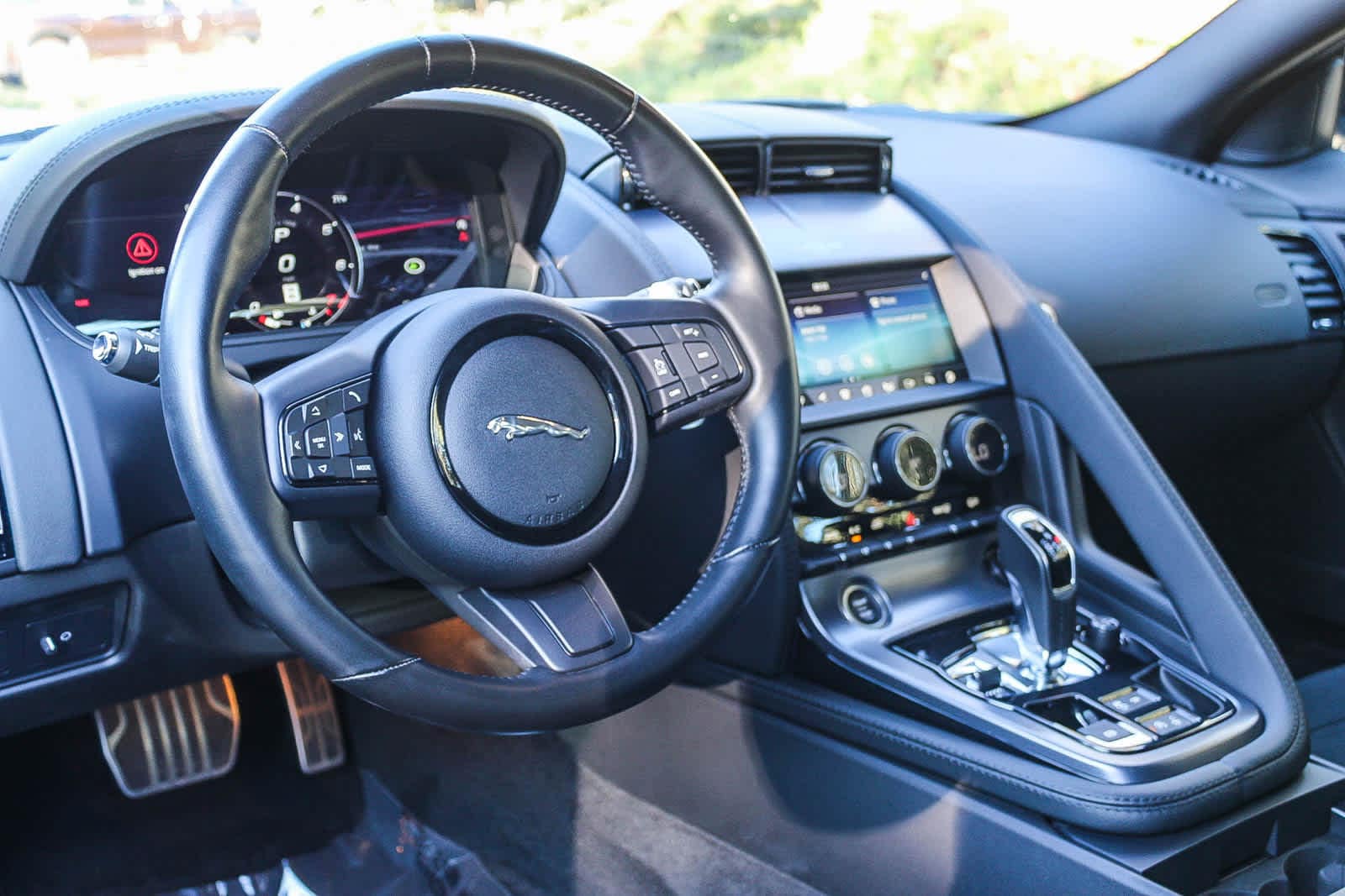 Thumbnail: 2022 Jaguar F-Type - 10