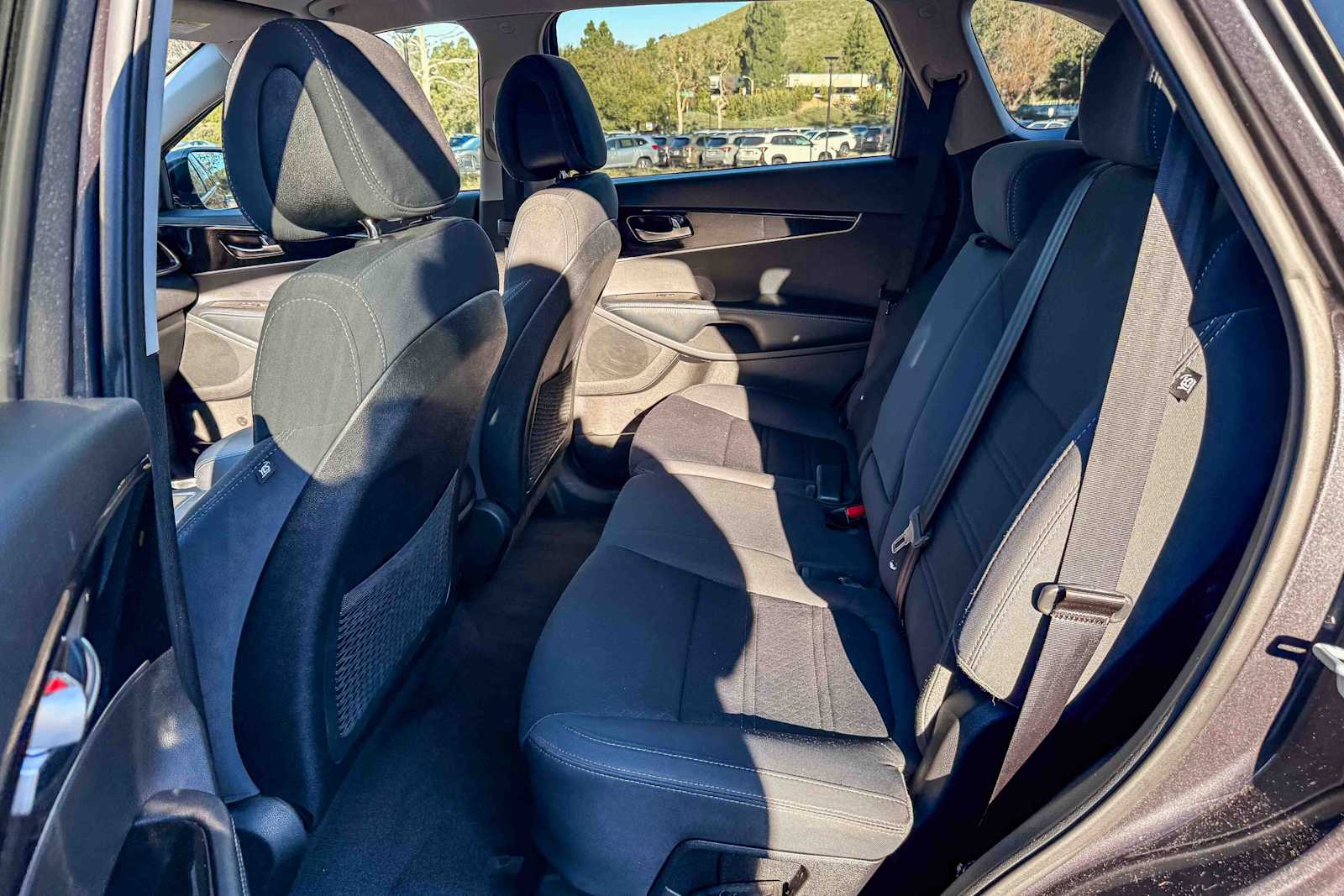 Thumbnail: 2016 Kia Sorento - 18