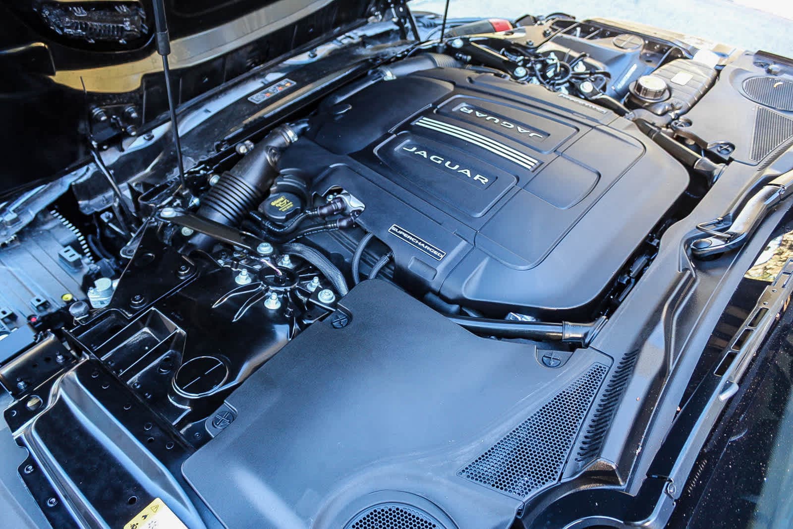 Thumbnail: 2022 Jaguar F-Type - 22