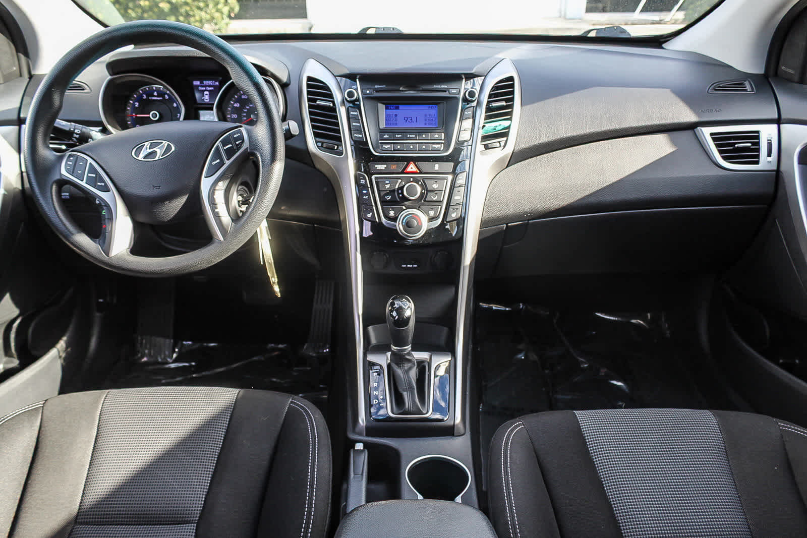 Thumbnail: 2013 Hyundai Elantra - 12