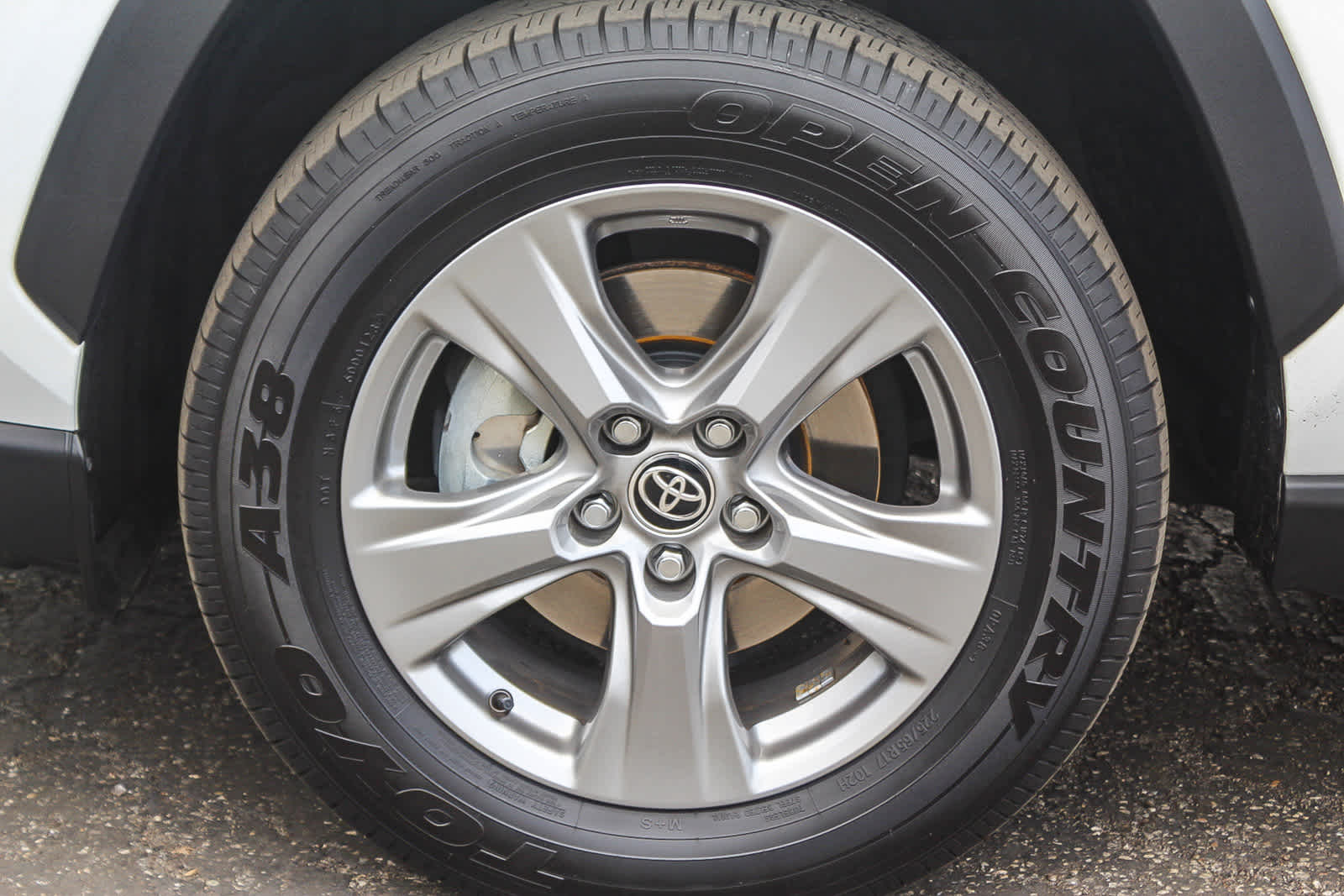 2023 Toyota RAV4 XLE 10