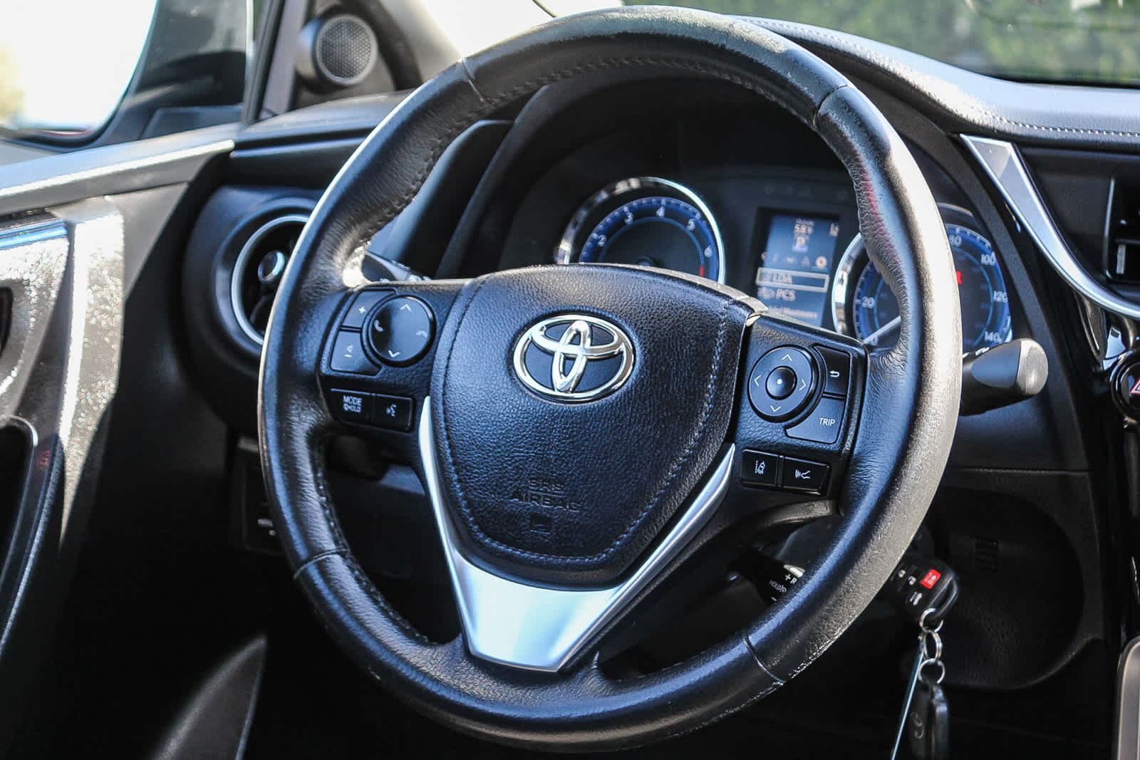 Thumbnail: 2018 Toyota Corolla - 15