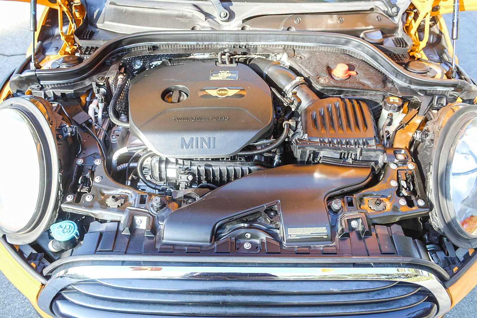 Thumbnail: 2016 MINI Cooper Hardtop - 21