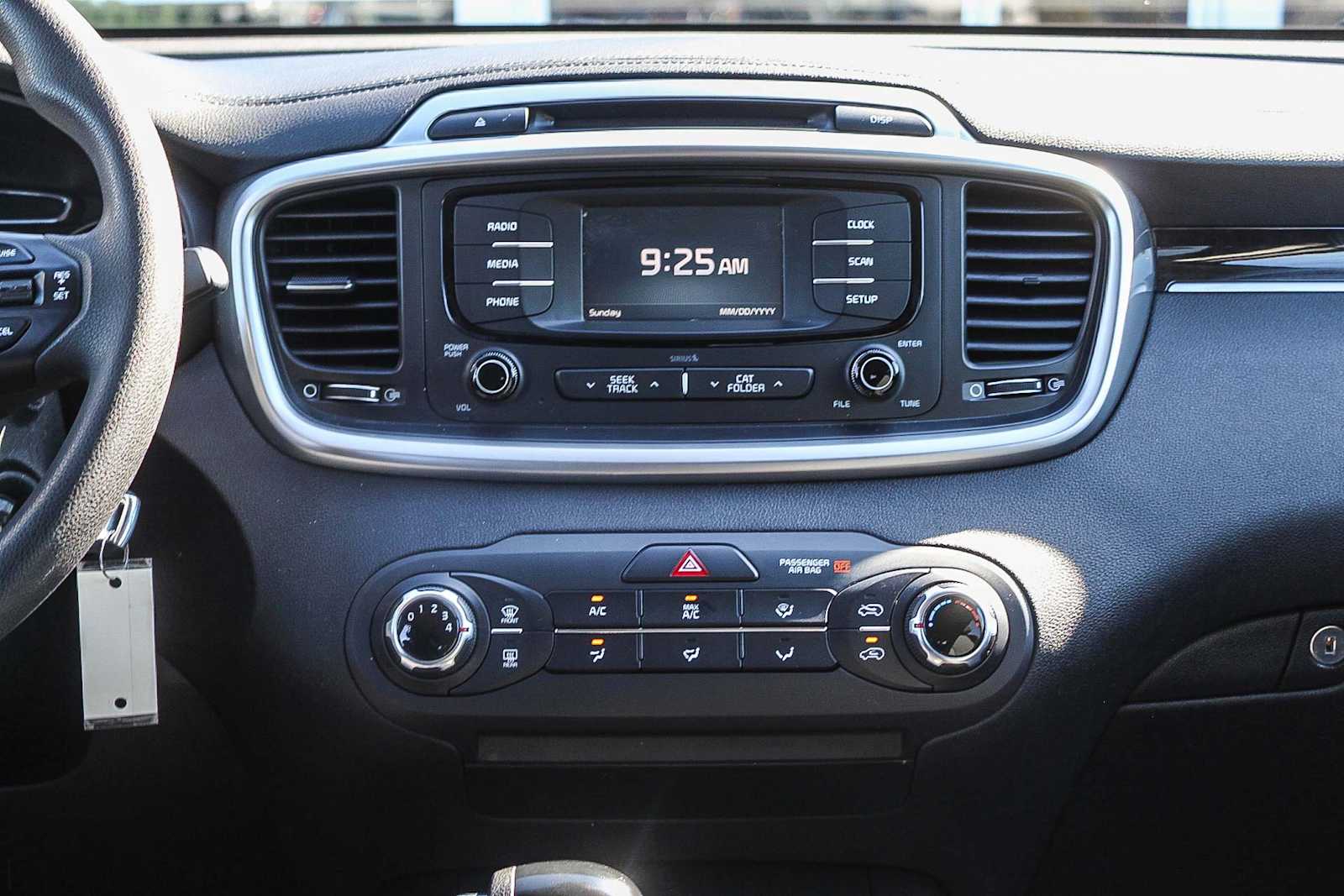 Thumbnail: 2016 Kia Sorento - 13