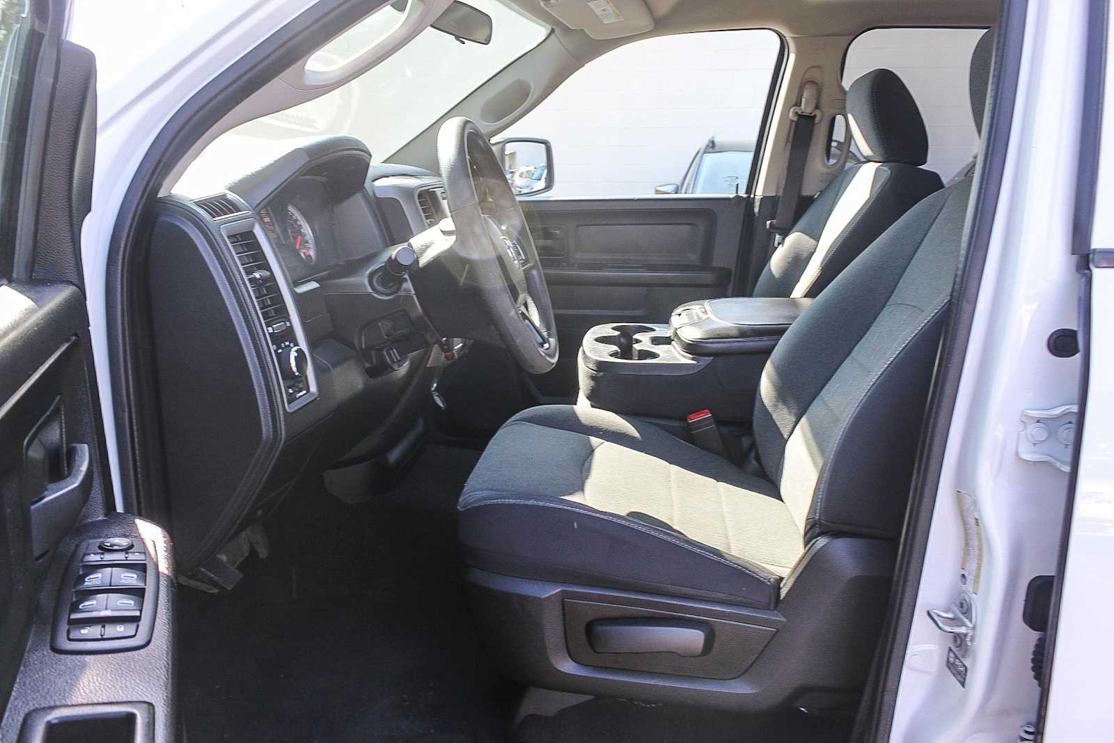 Thumbnail: 2022 RAM 1500 Classic - 16