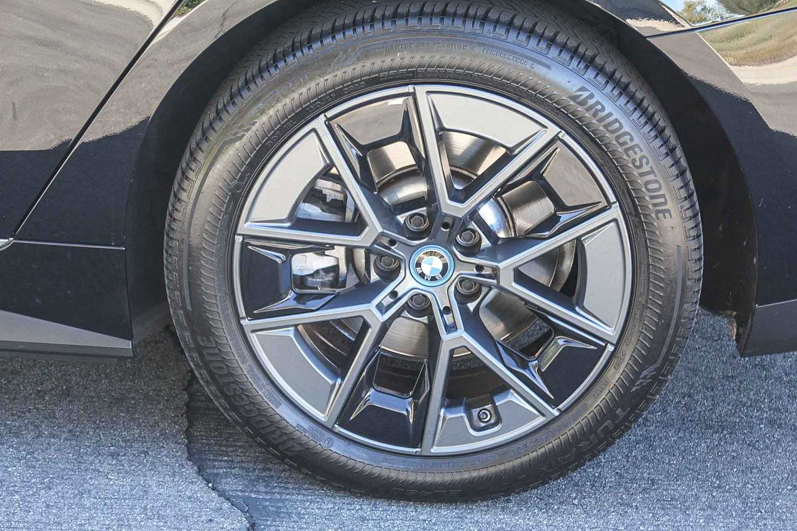 Thumbnail: 2023 BMW i4 - 8