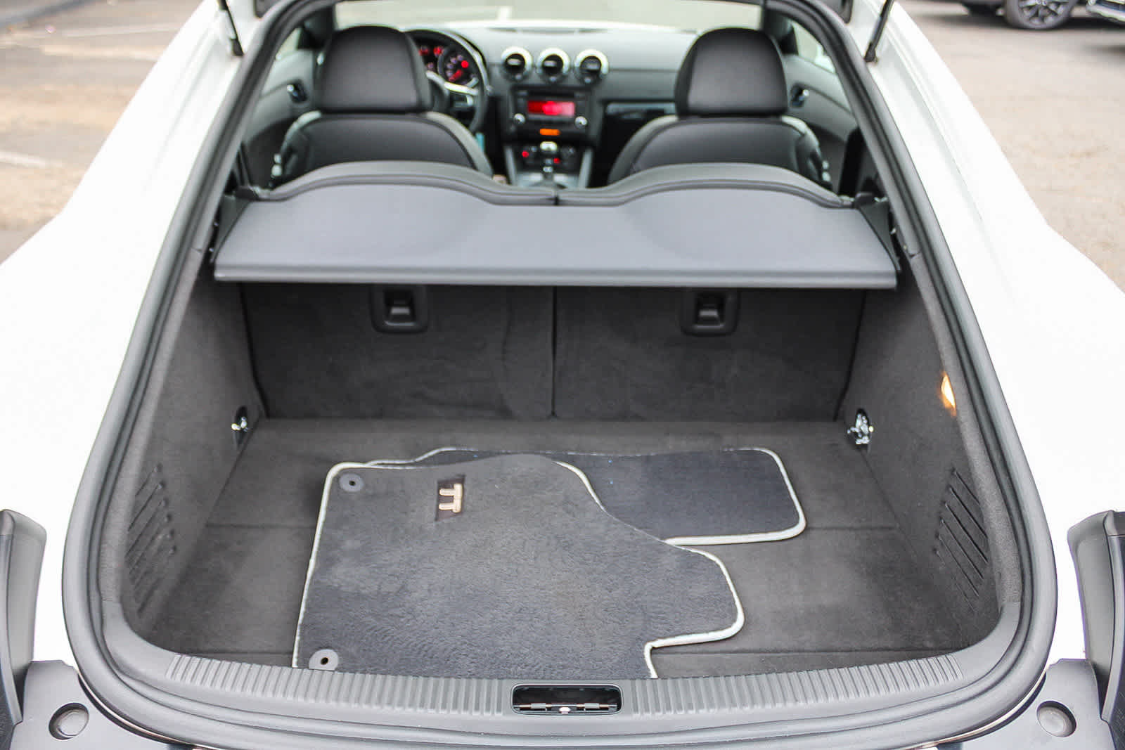 Thumbnail: 2010 Audi TT - 25