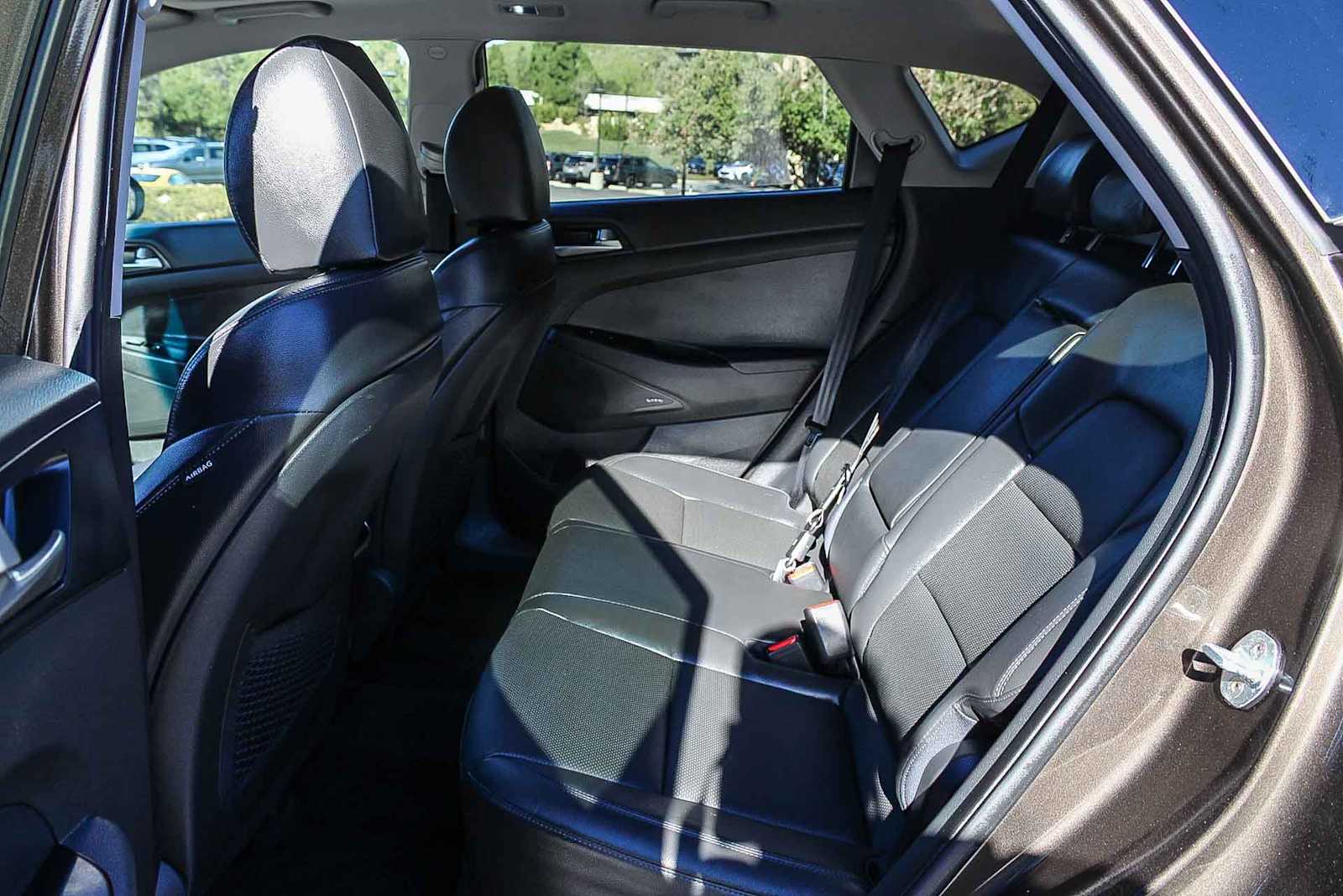 Thumbnail: 2020 Hyundai Tucson - 18