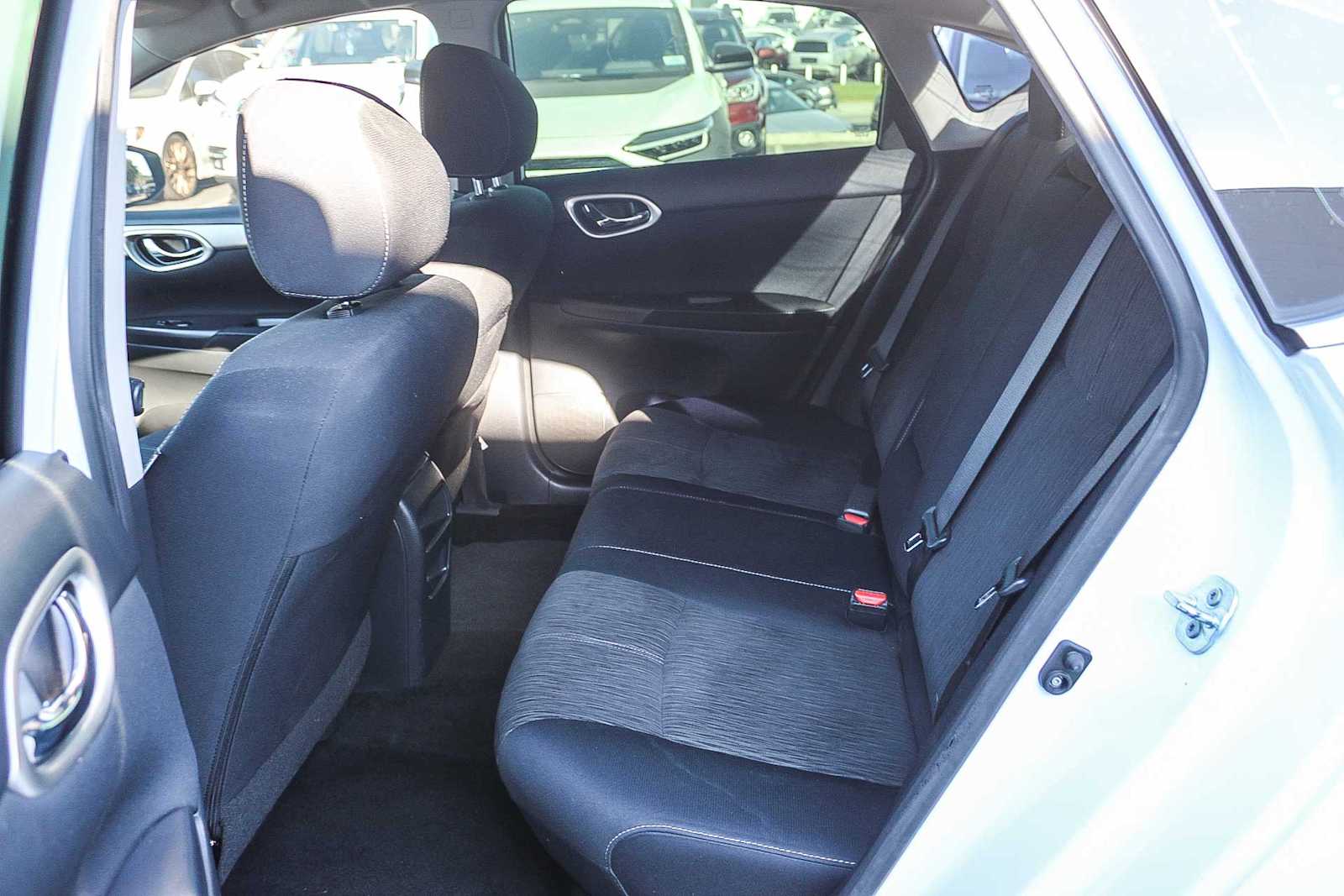 Thumbnail: 2015 Nissan Sentra - 17