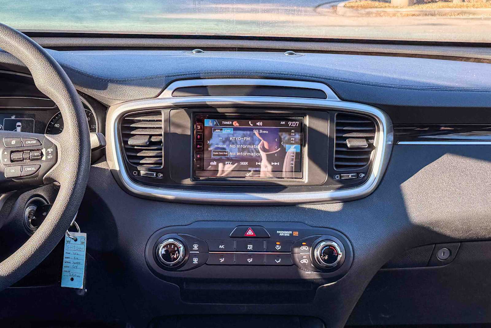 Thumbnail: 2016 Kia Sorento - 13