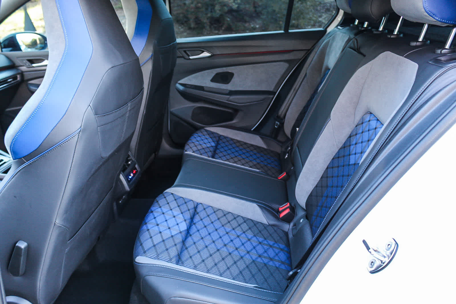 Thumbnail: 2025 Volkswagen Golf - 18