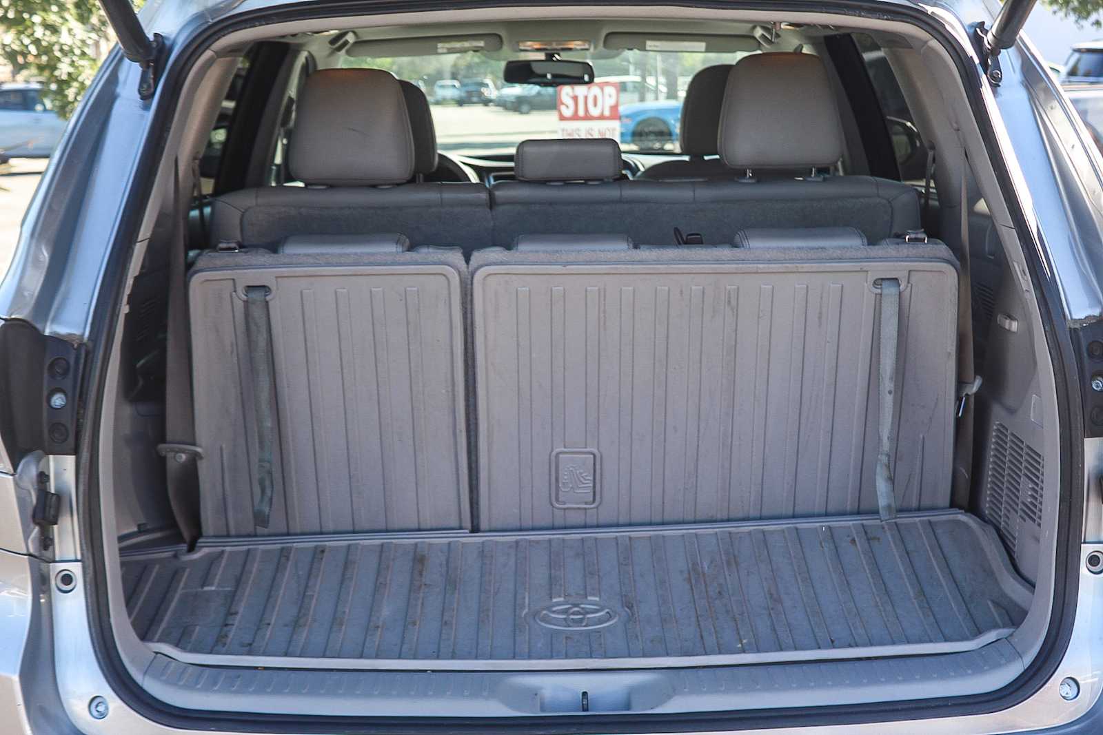 Thumbnail: 2016 Toyota Highlander - 20