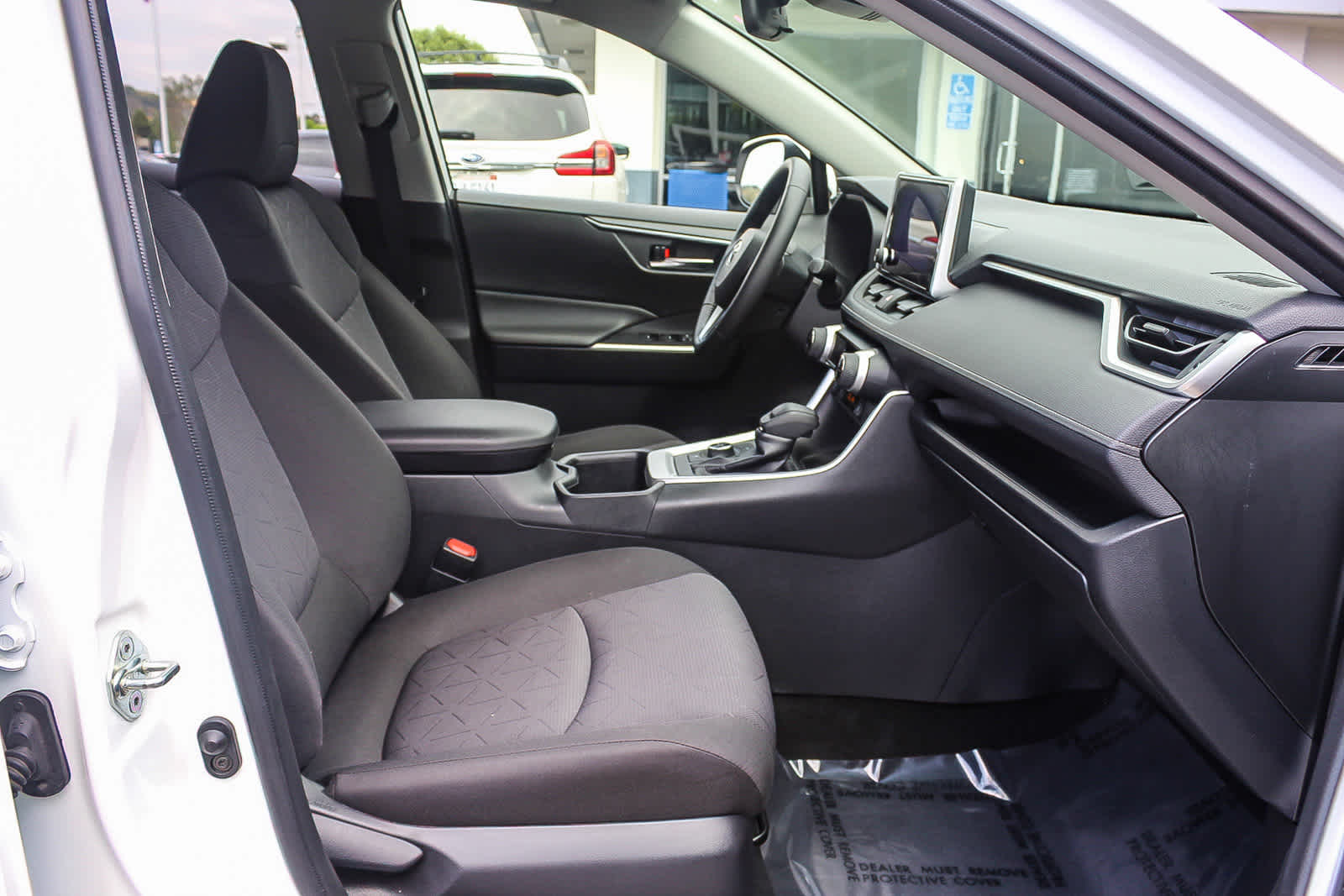 2023 Toyota RAV4 XLE 17