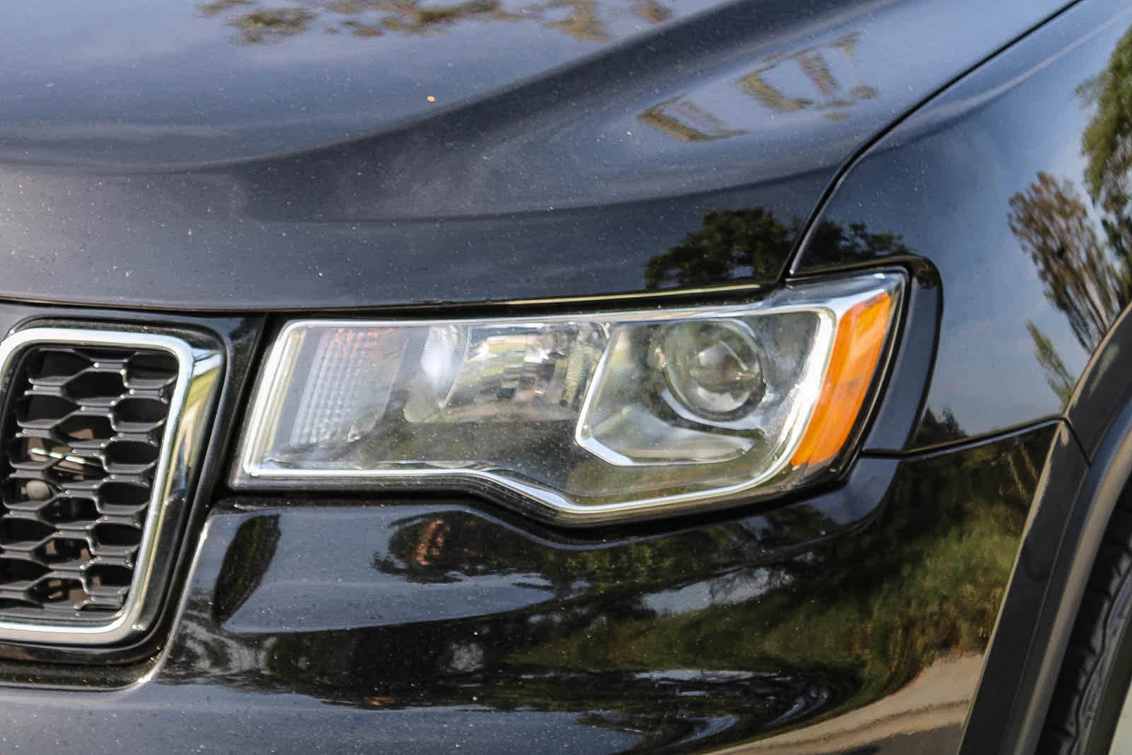 Thumbnail: 2017 Jeep Grand Cherokee - 8