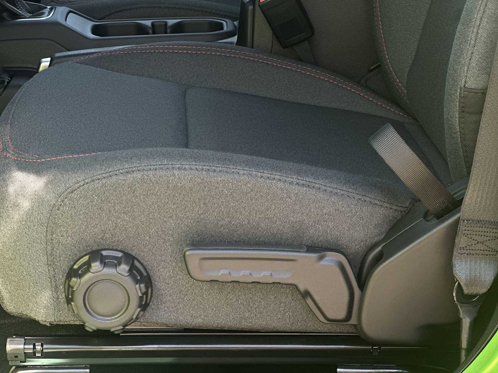 Thumbnail: 2025 Jeep Gladiator - 14