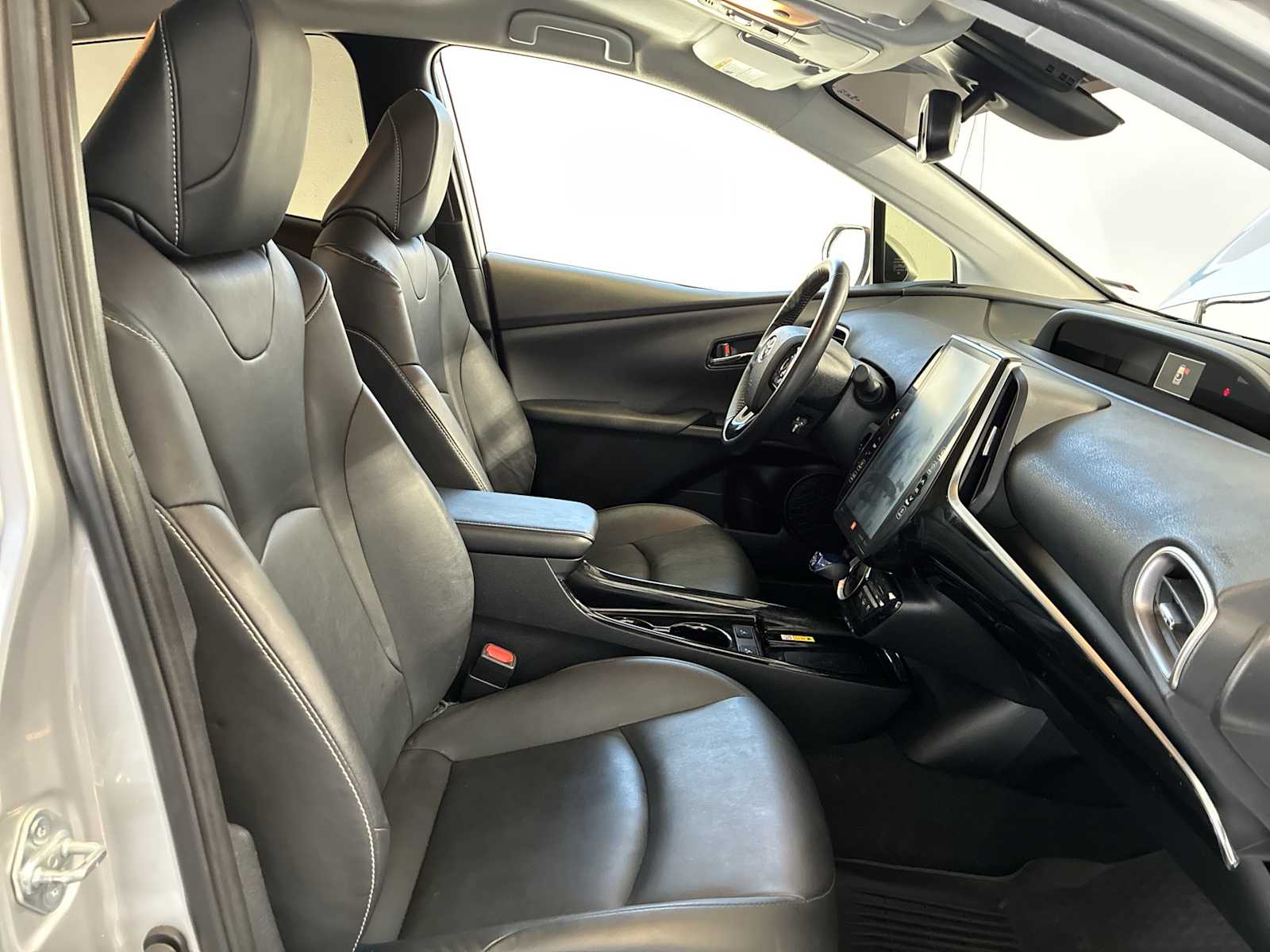 Thumbnail: 2021 Toyota Prius Prime - 25