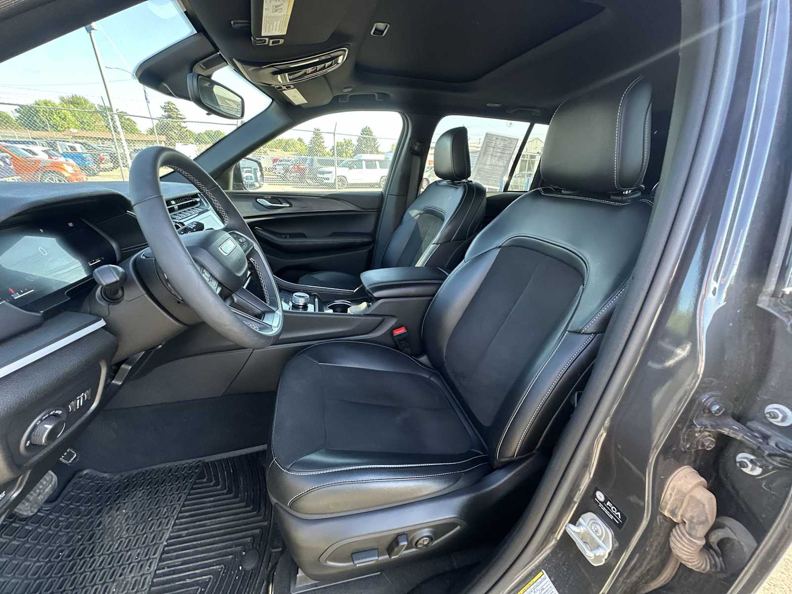 Thumbnail: 2024 Jeep Grand Cherokee - 13