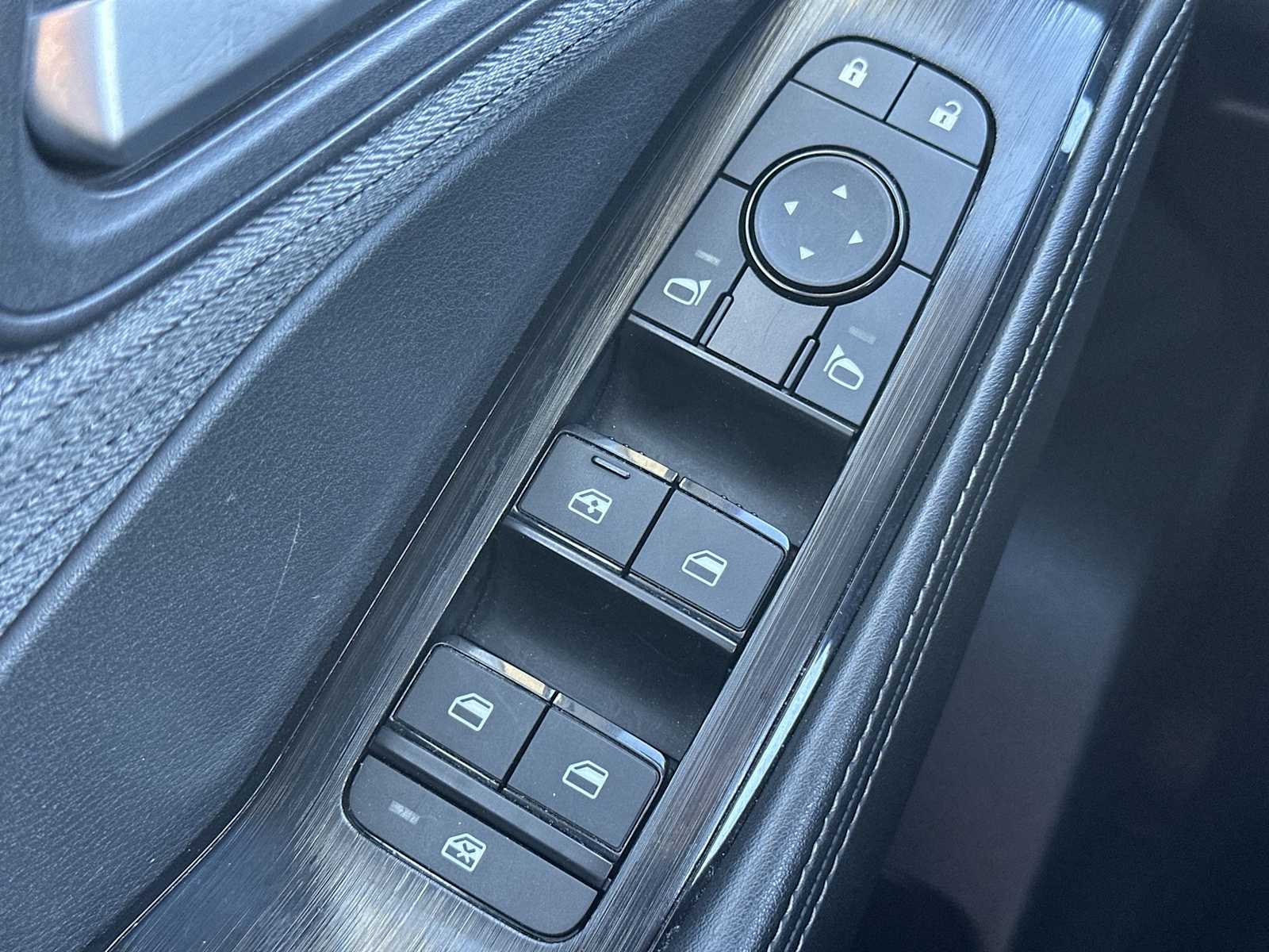 Thumbnail: 2023 Nissan Rogue - 15