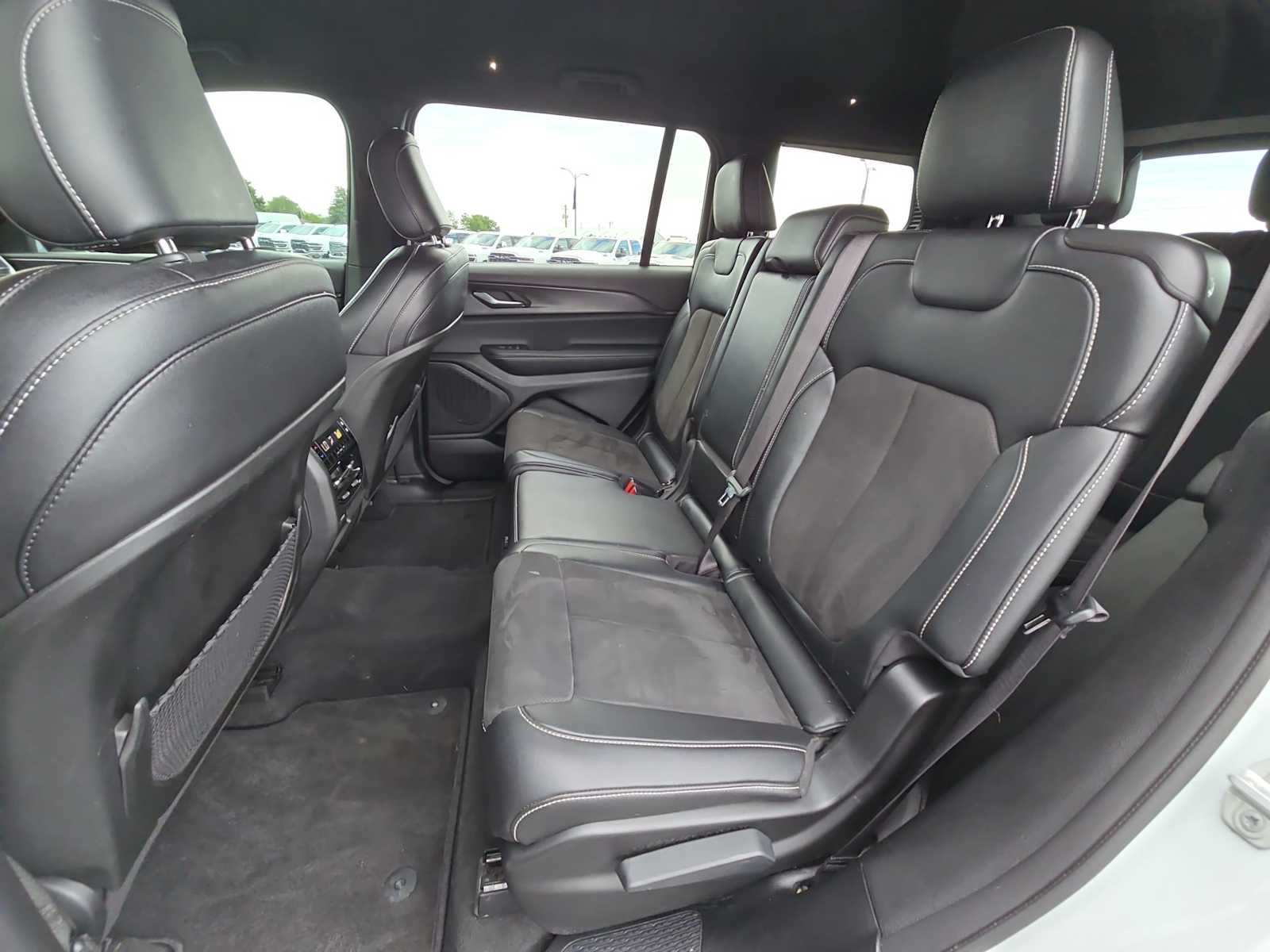 Thumbnail: 2023 Jeep Grand Cherokee - 22