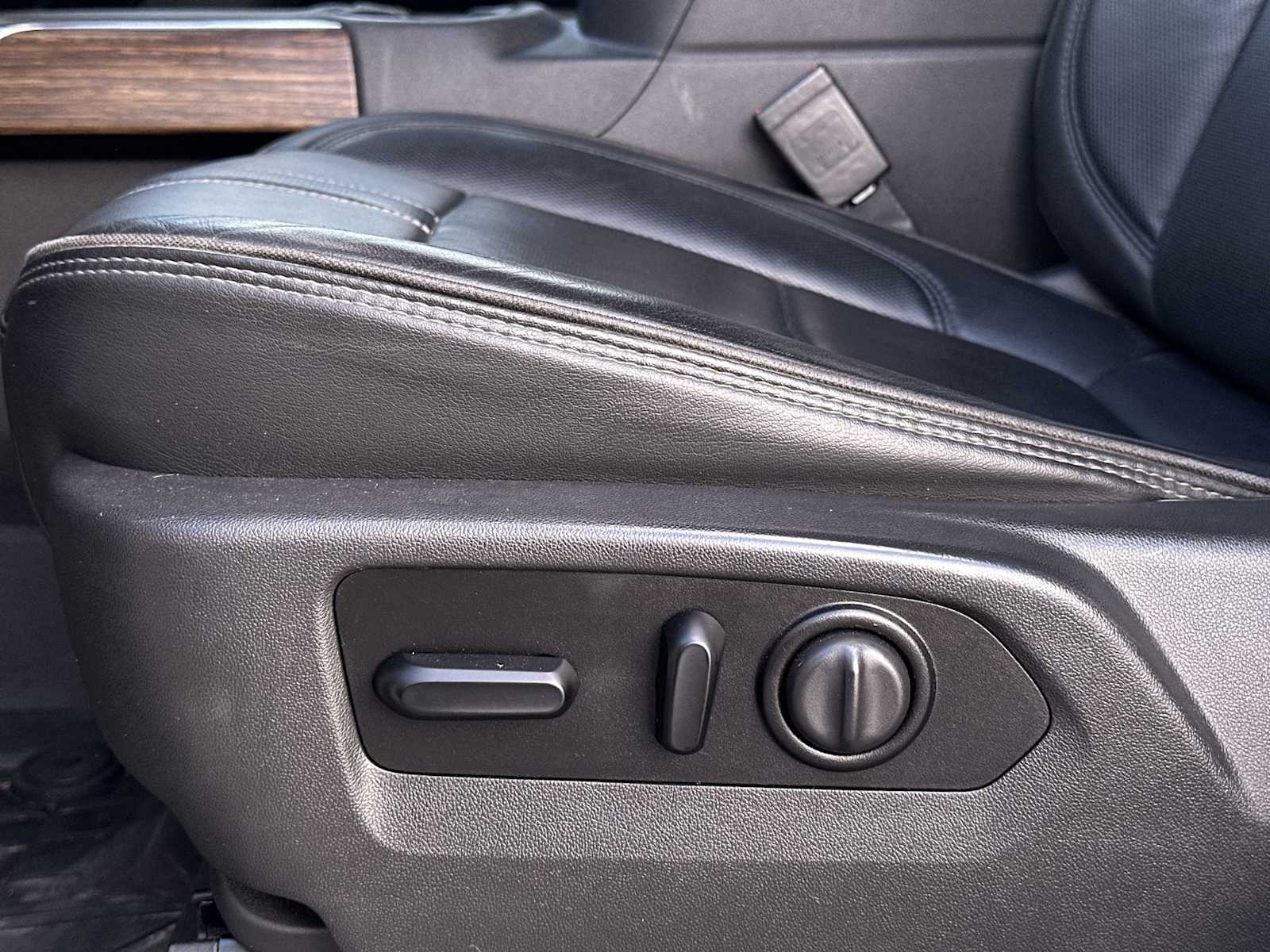 Thumbnail: 2021 Chevrolet Silverado 1500 - 14