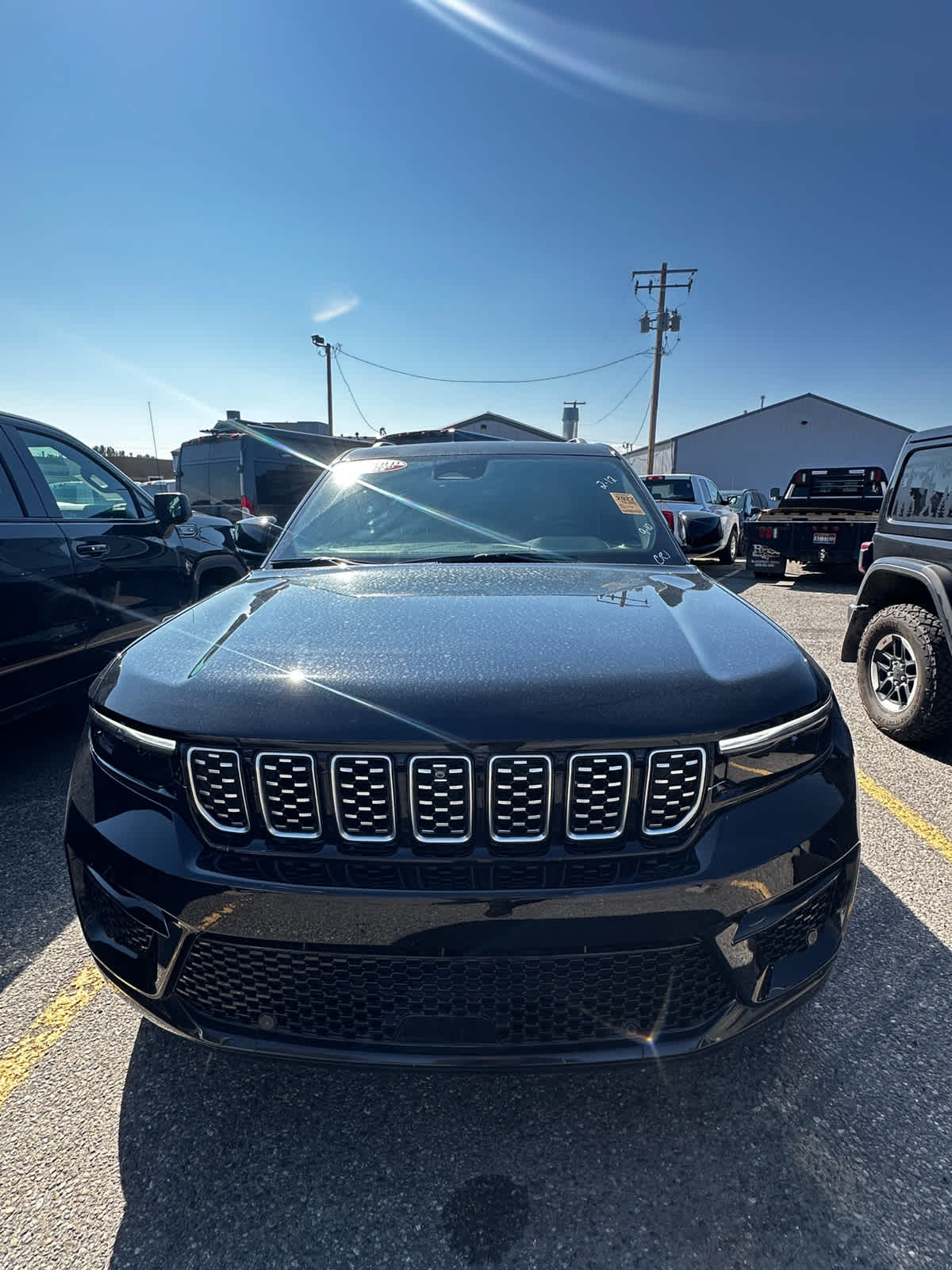2022 Jeep Grand Cherokee Summit photo 2