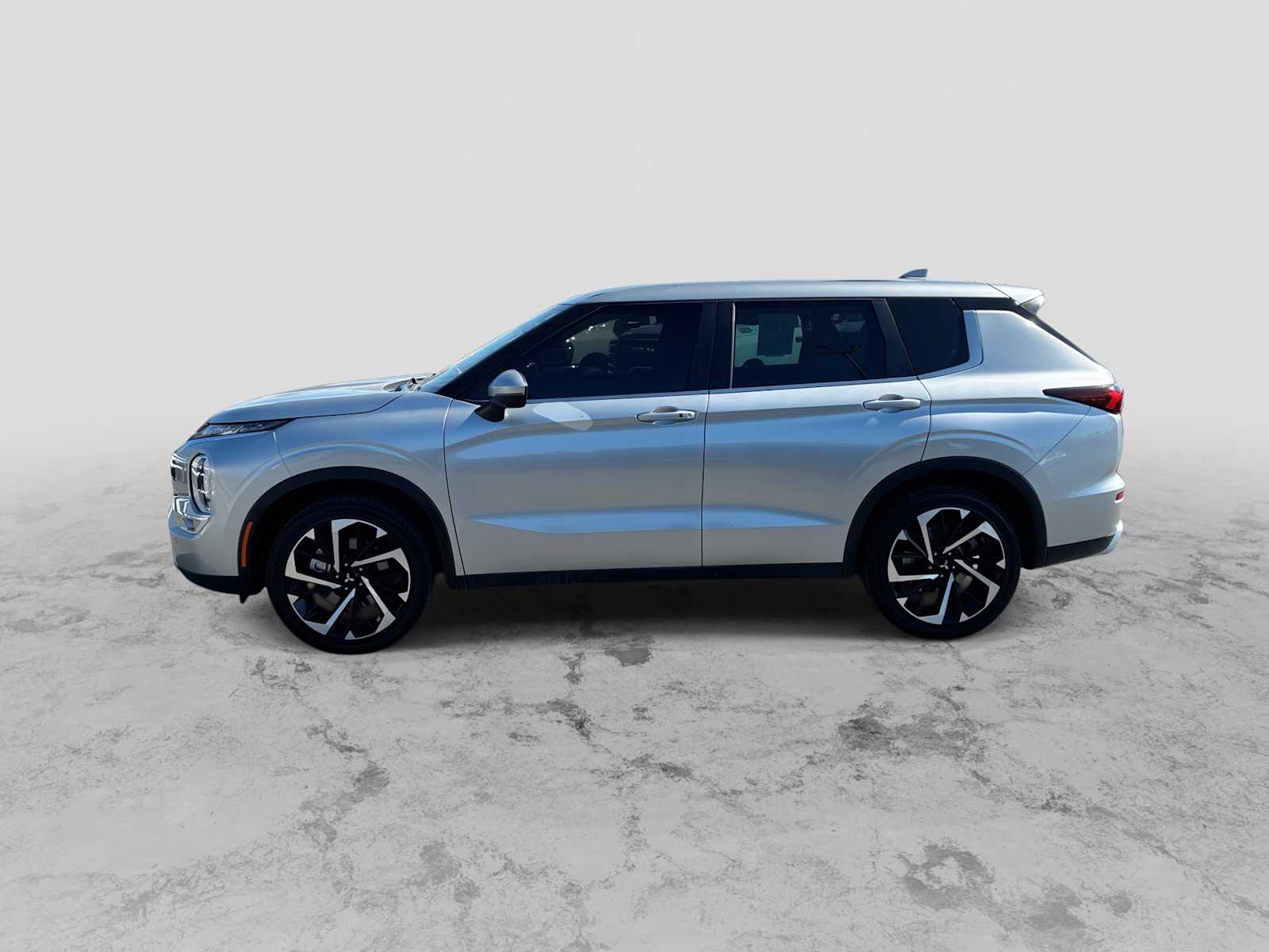 Thumbnail: 2022 Mitsubishi Outlander - 5