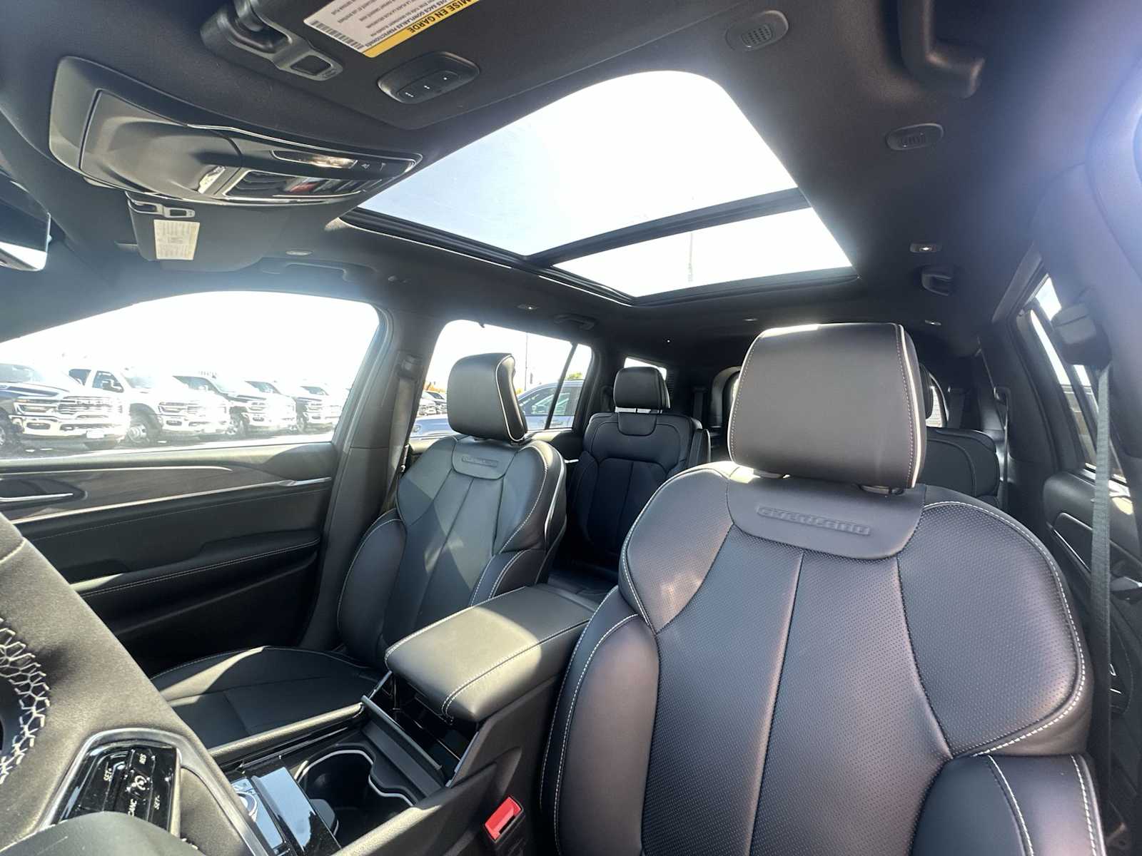 Thumbnail: 2025 Jeep Grand Cherokee - 16