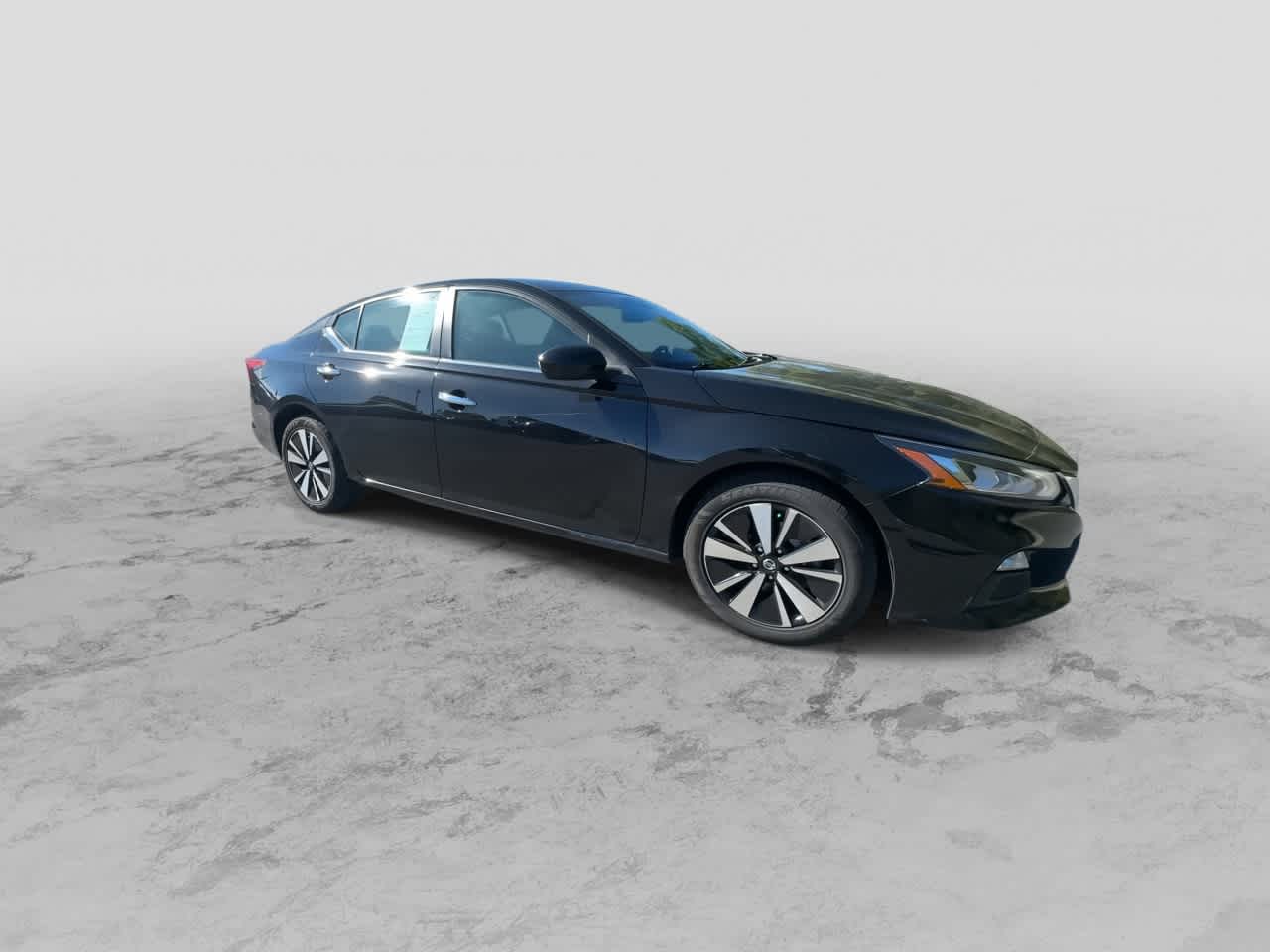 2022 Nissan Altima 2.5 SV photo 2
