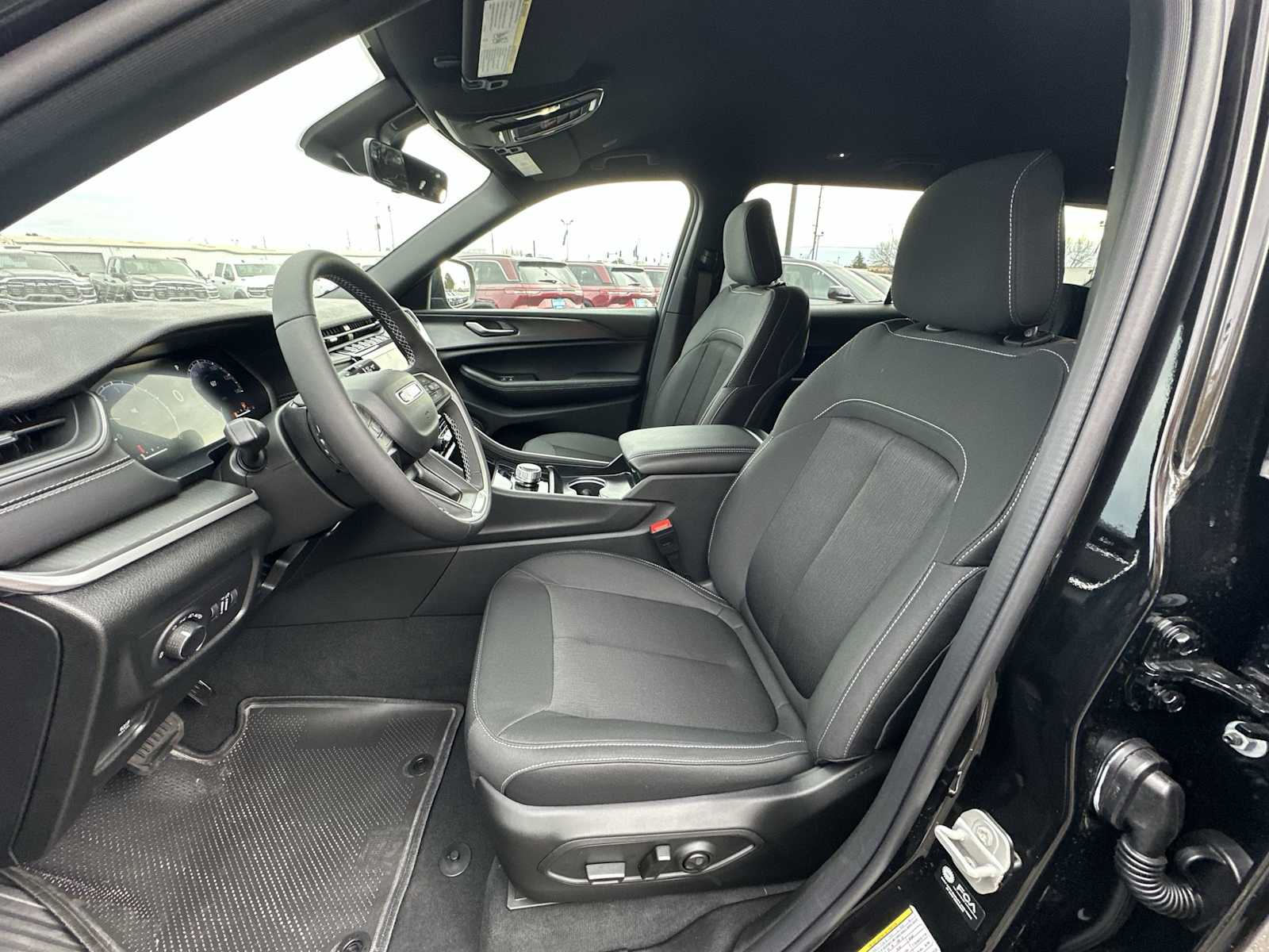 Thumbnail: 2025 Jeep Grand Cherokee - 13