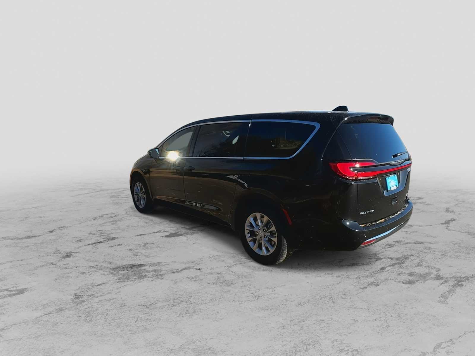 Thumbnail: 2026 Chrysler Pacifica - 7