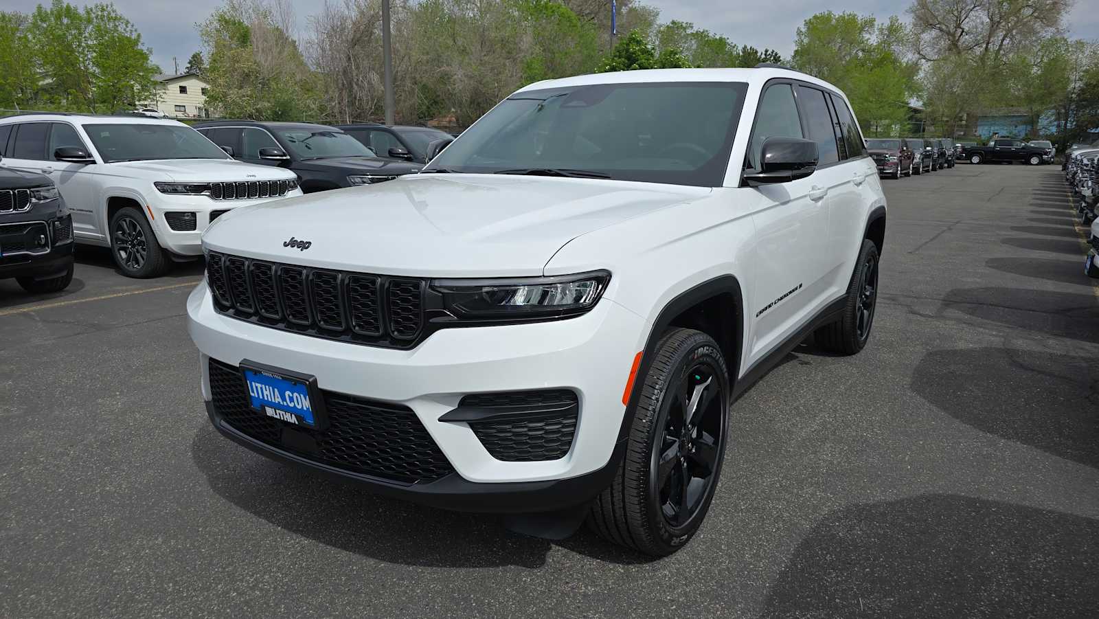 2025 Jeep Grand Cherokee Altitude X photo 2